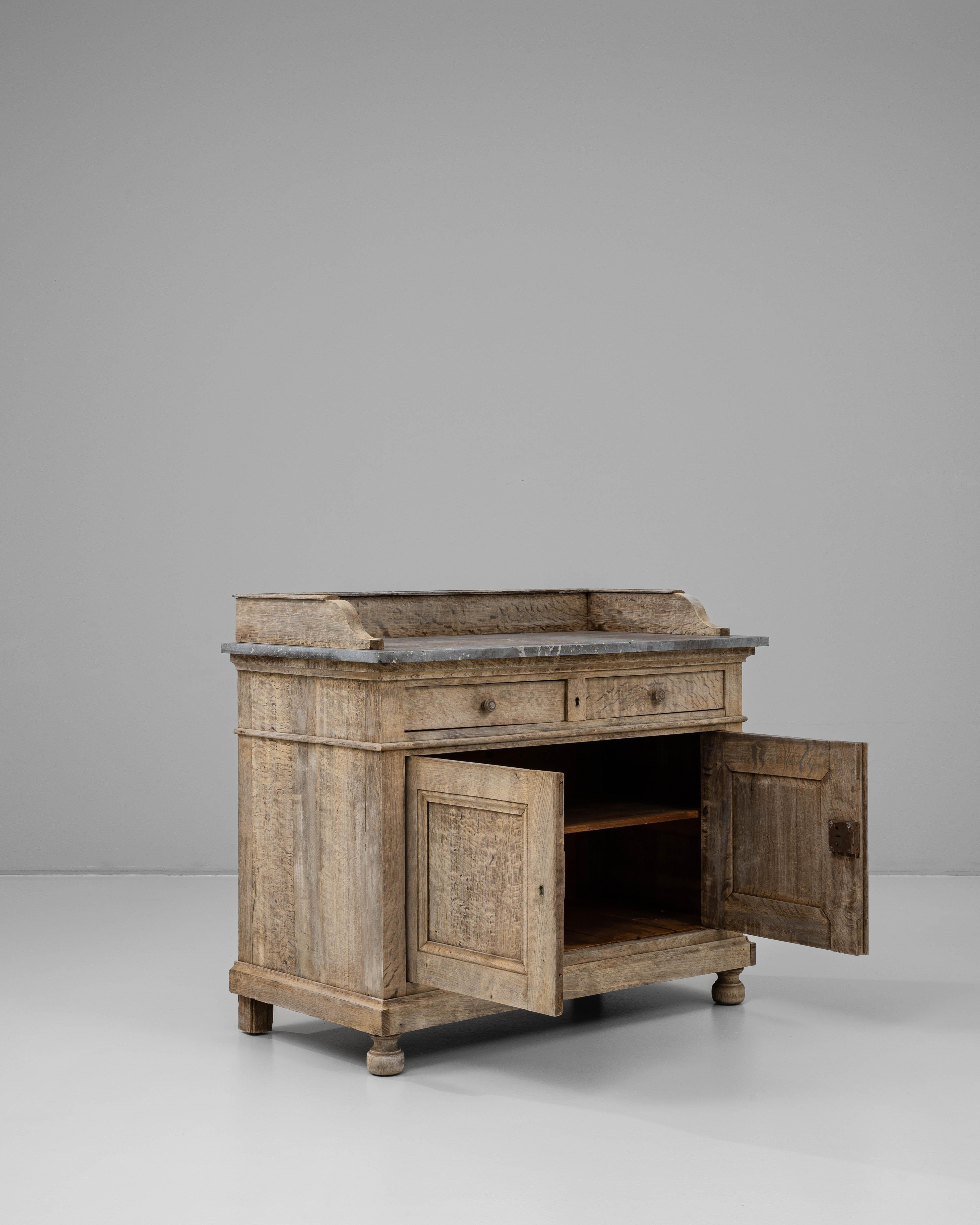 Buffet francese del XIX secolo in Oak con piano in marmo in vendita 2