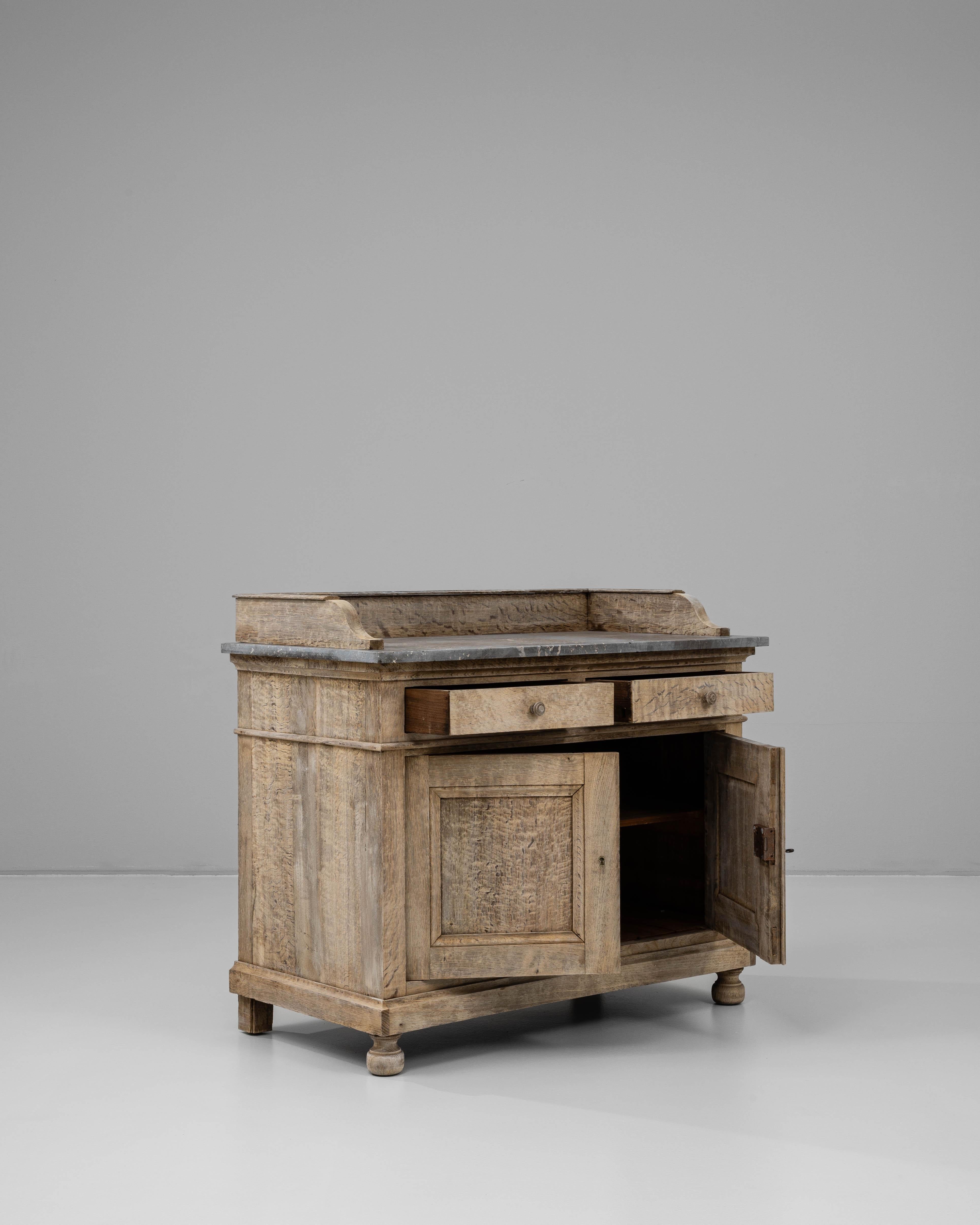 Buffet francese del XIX secolo in Oak con piano in marmo in vendita 3