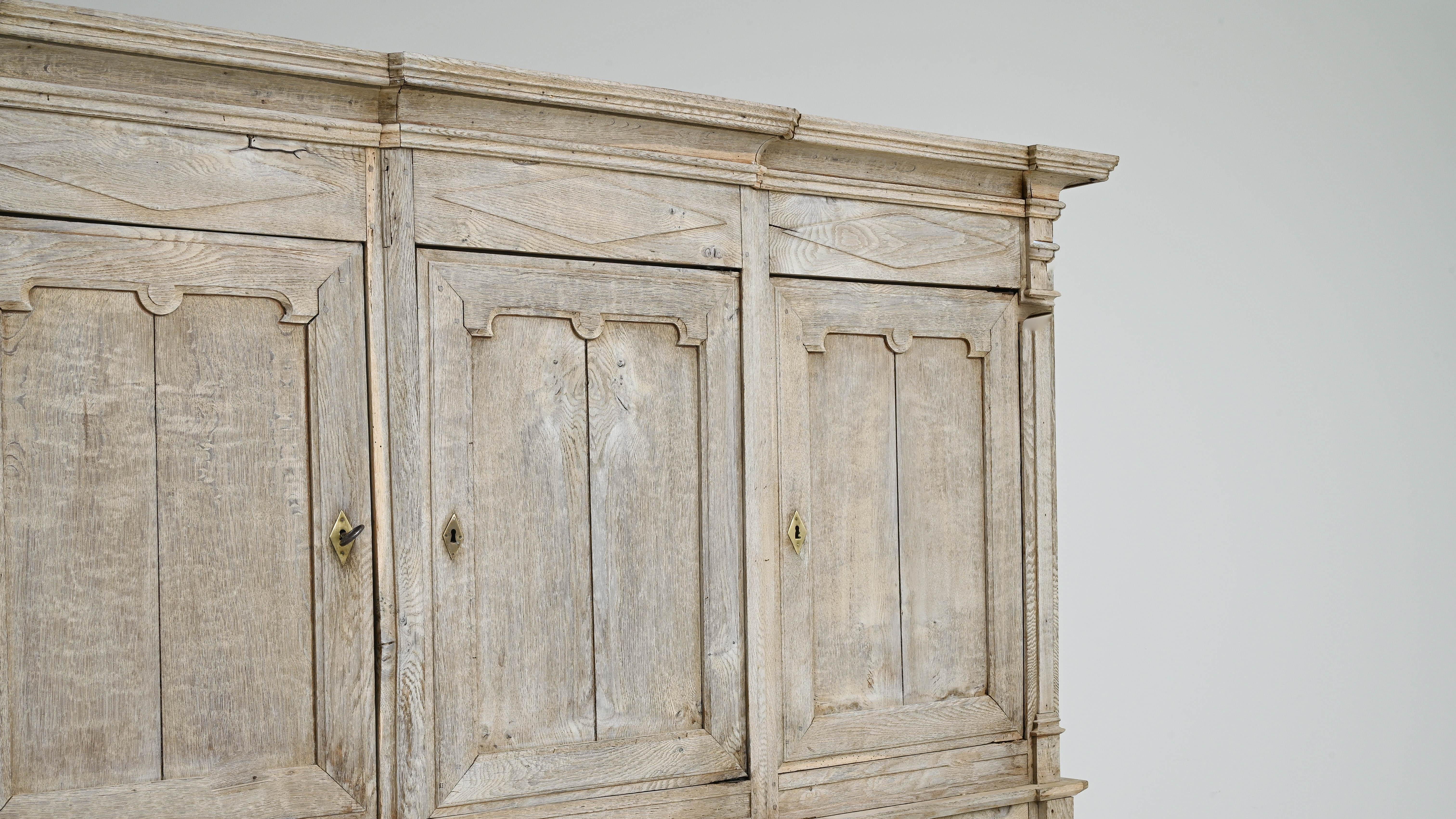 19th Century French Oak Cabinet For Sale 3