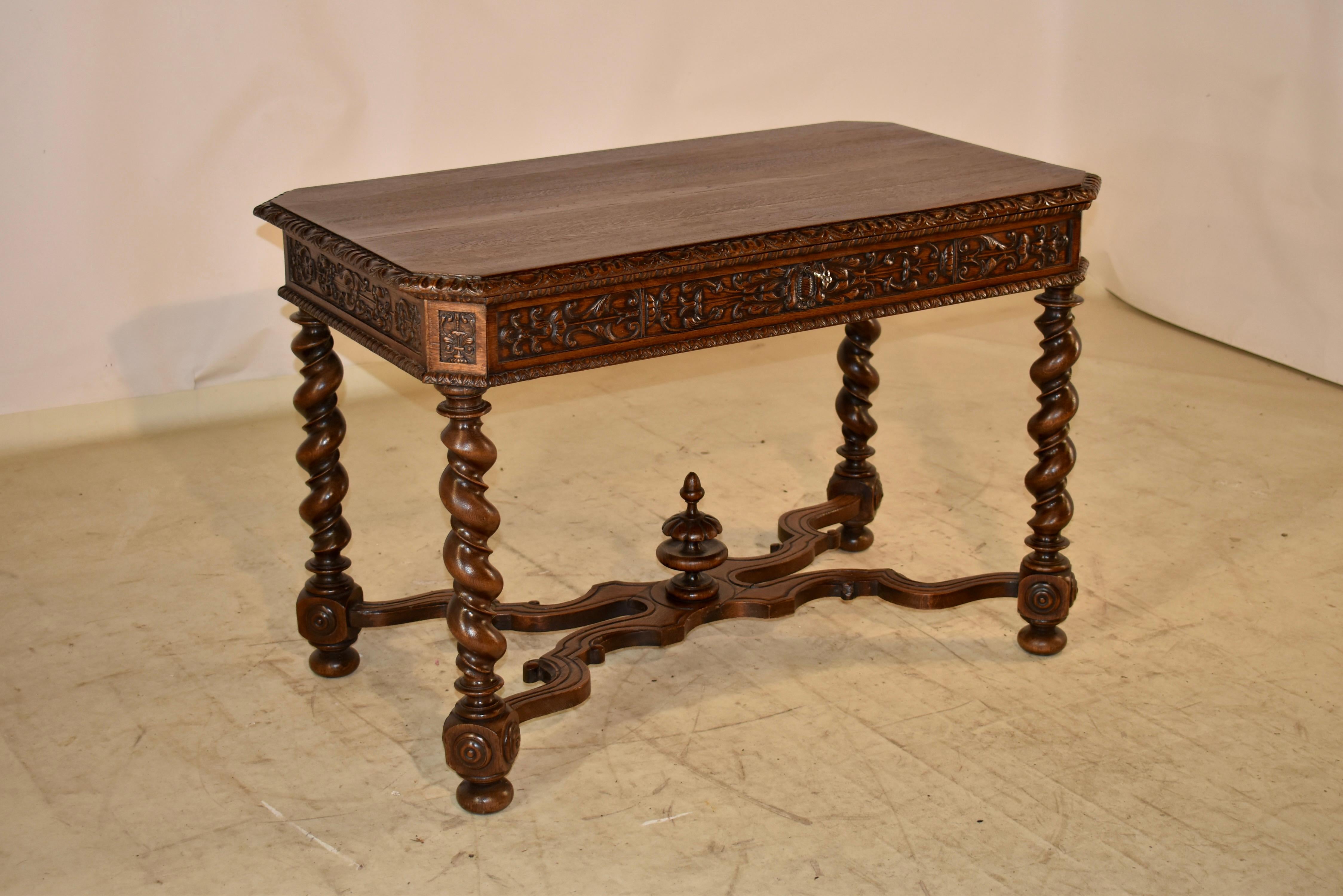 Sculpté à la main Table sculptée en Oak Oak français du 19ème siècle en vente