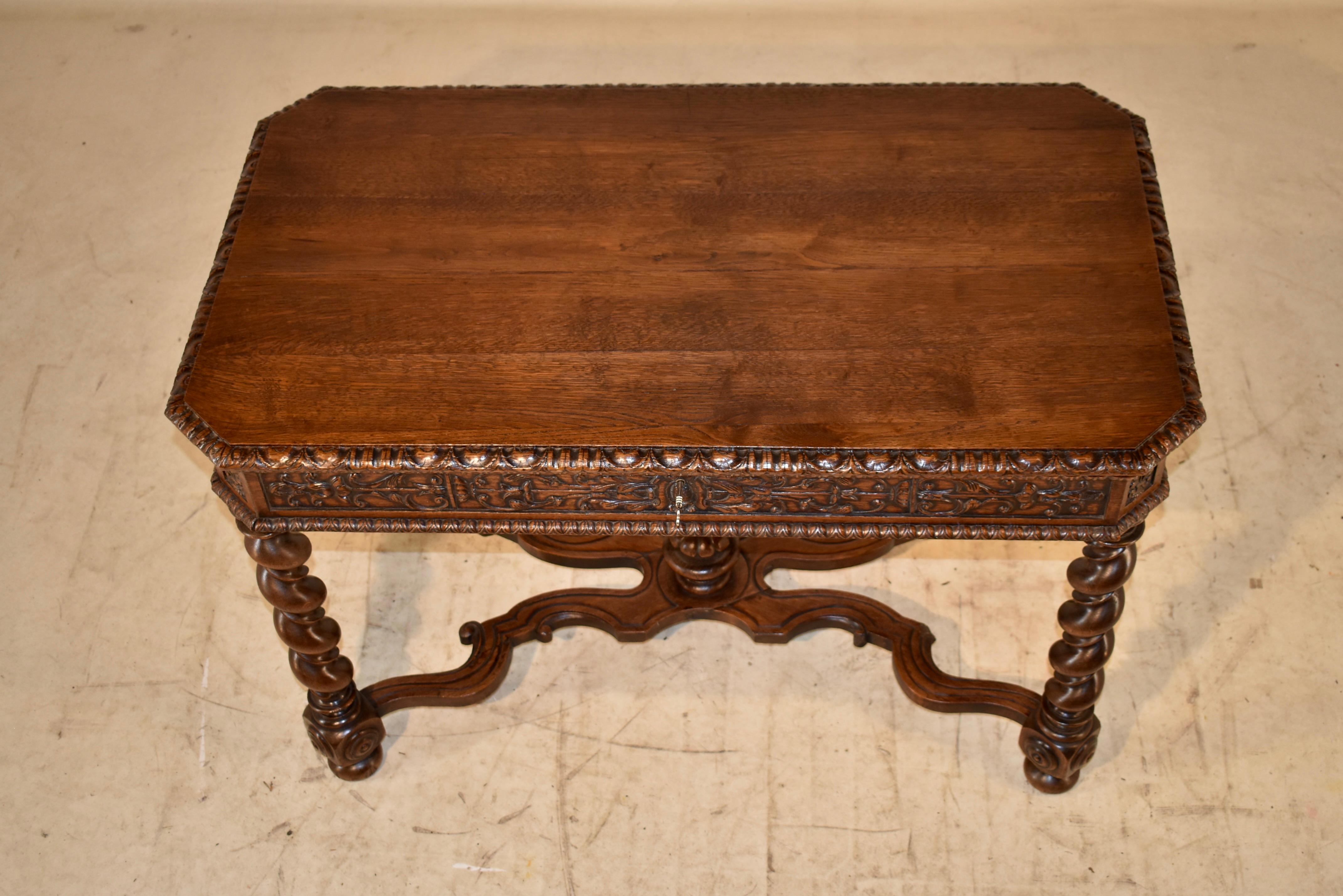 Chêne Table sculptée en Oak Oak français du 19ème siècle en vente