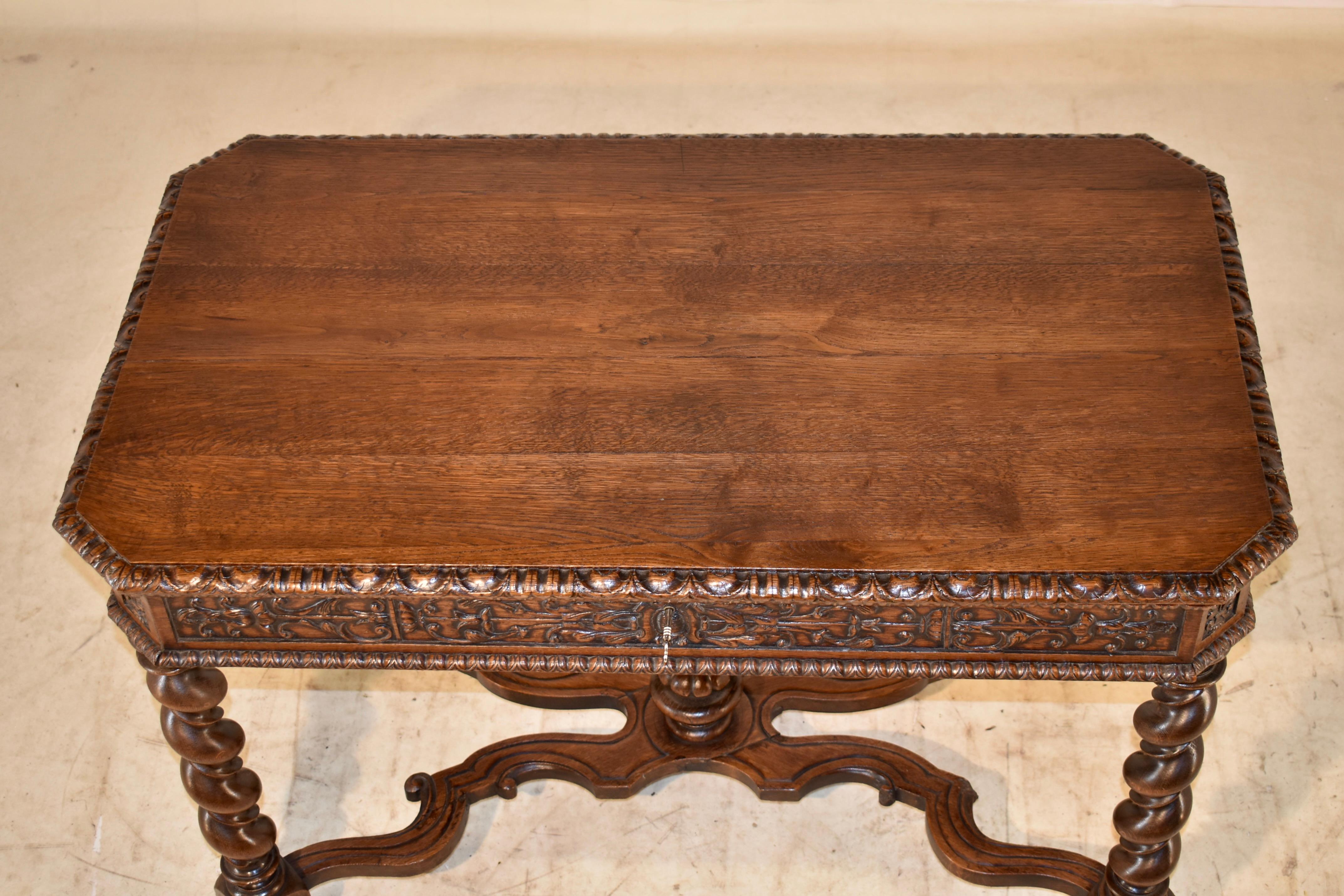 Table sculptée en Oak Oak français du 19ème siècle en vente 1