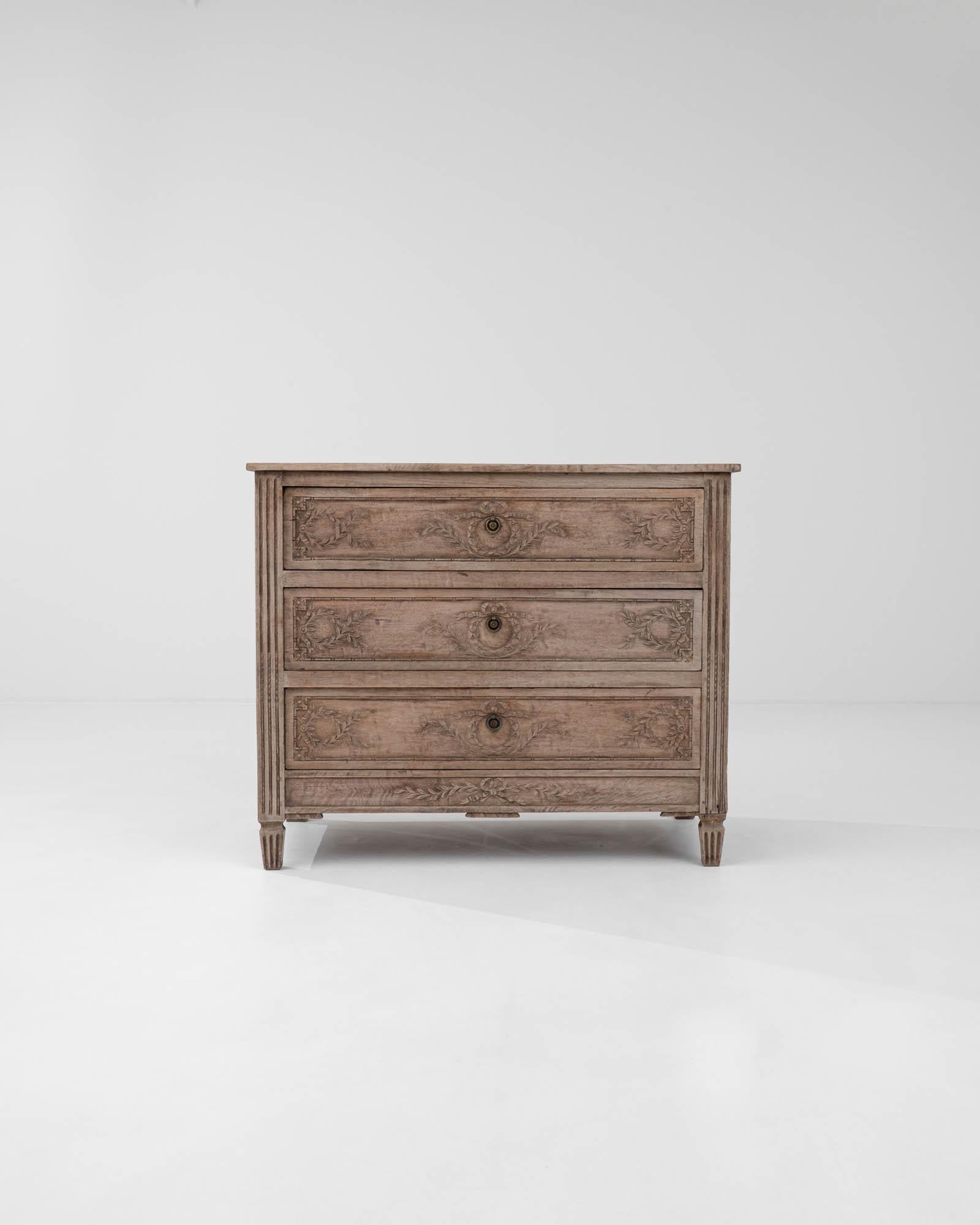Neoclassical 19th Century French Oak Chest of Drawers For Sale