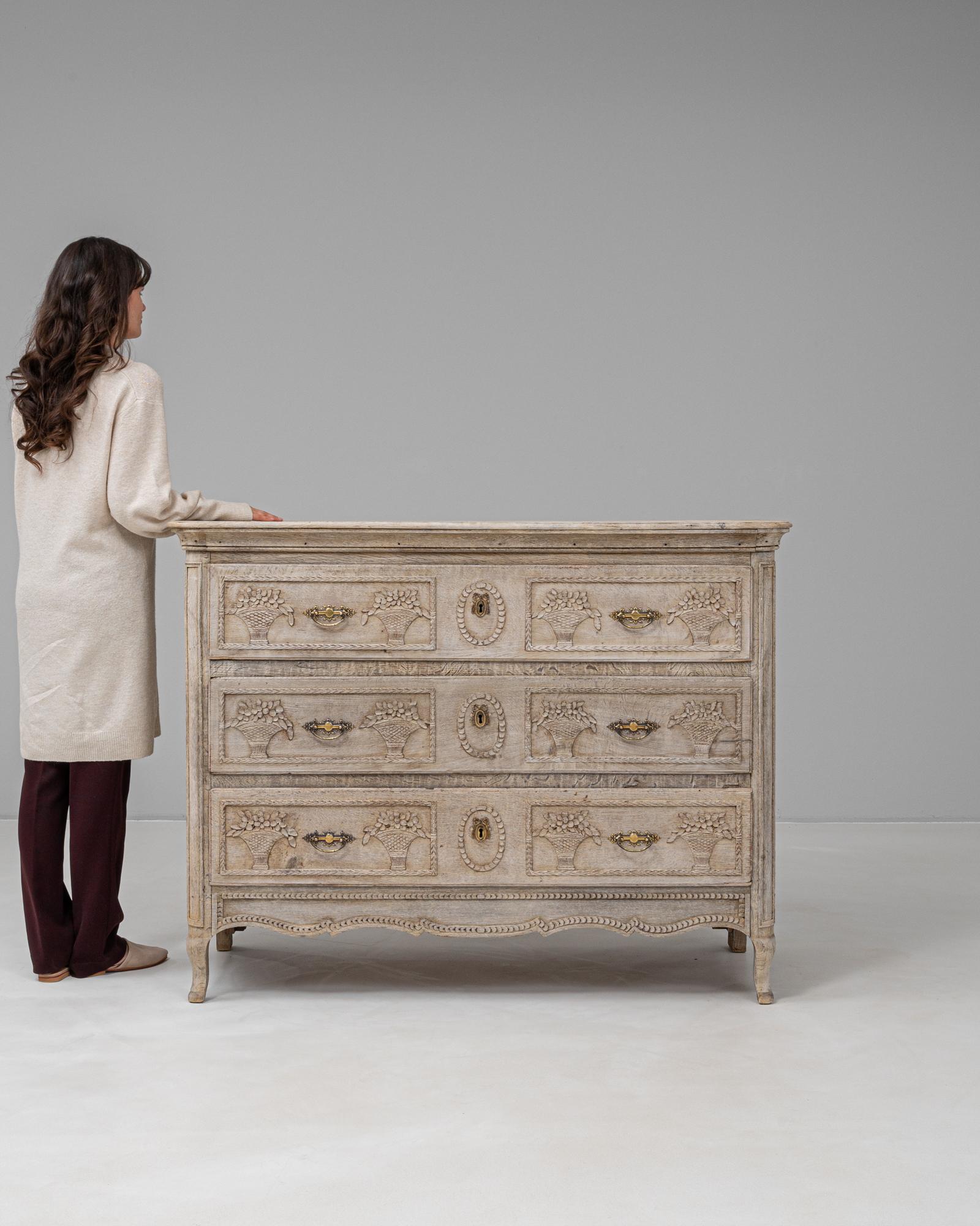 19th Century French Oak Chest Of Drawers In Good Condition For Sale In High Point, NC