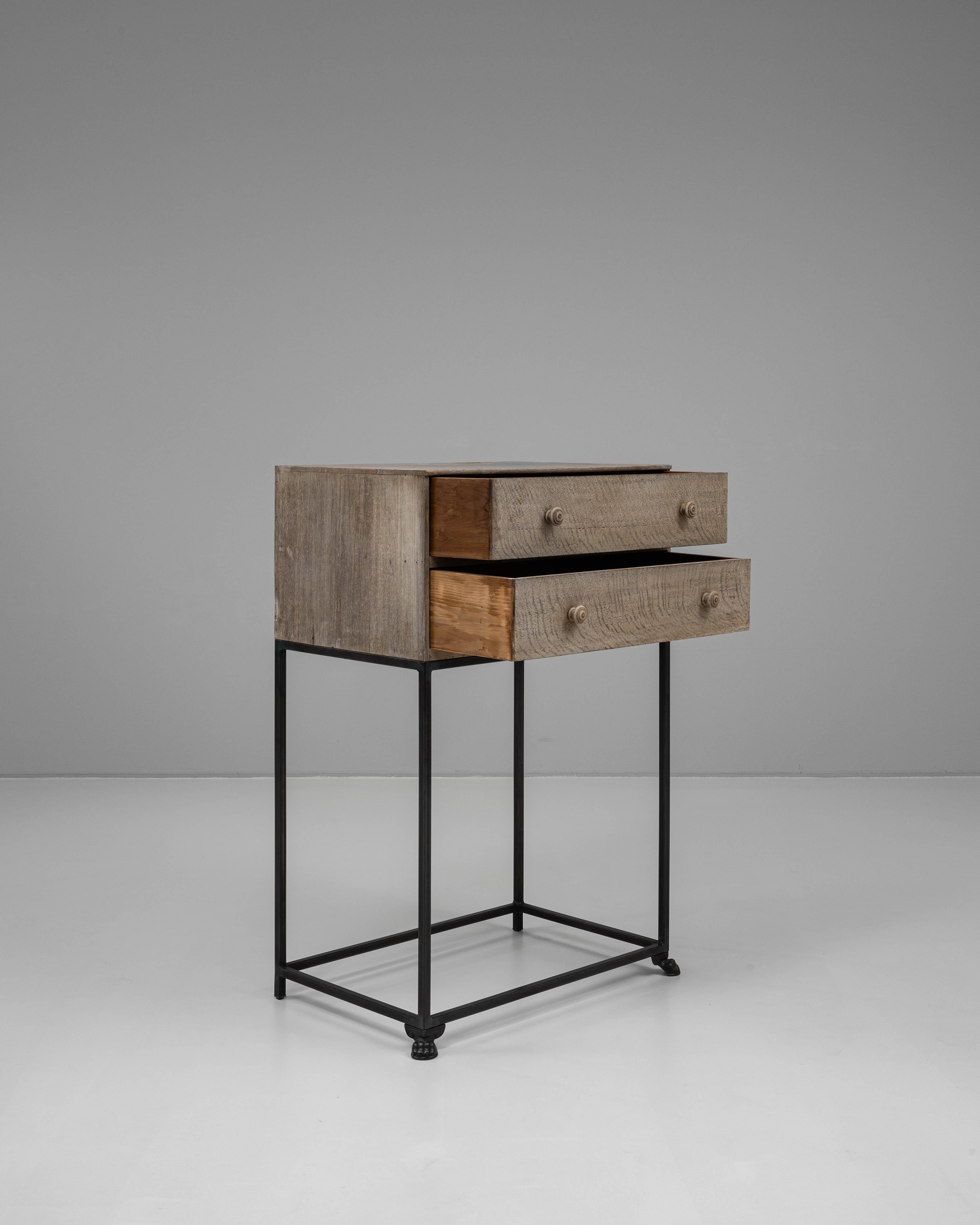 Cassettiera in Oak francese del XIX secolo su supporto in metallo in vendita 1