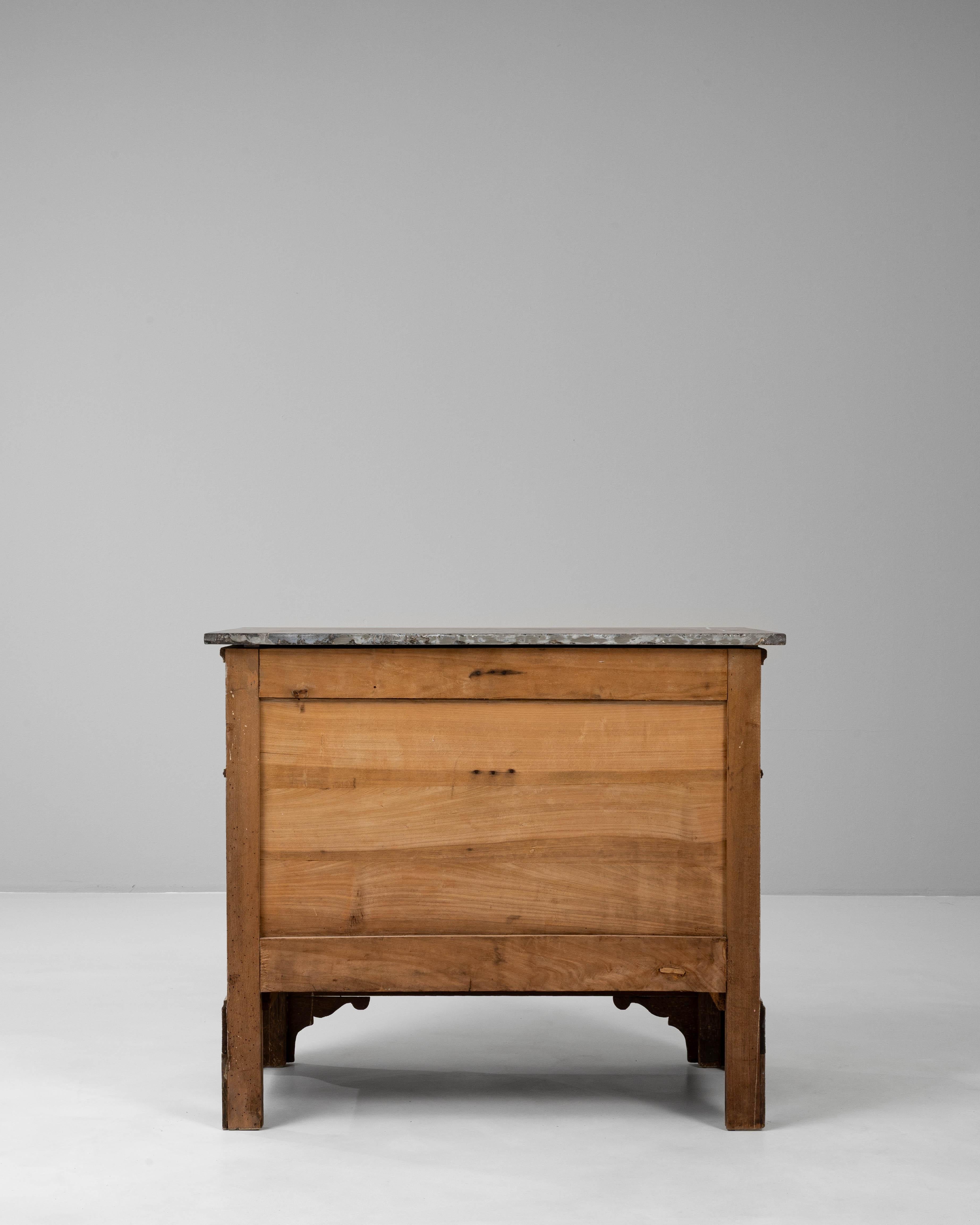 Commode en chêne français du 19ème siècle avec dessus en marbre en vente 7