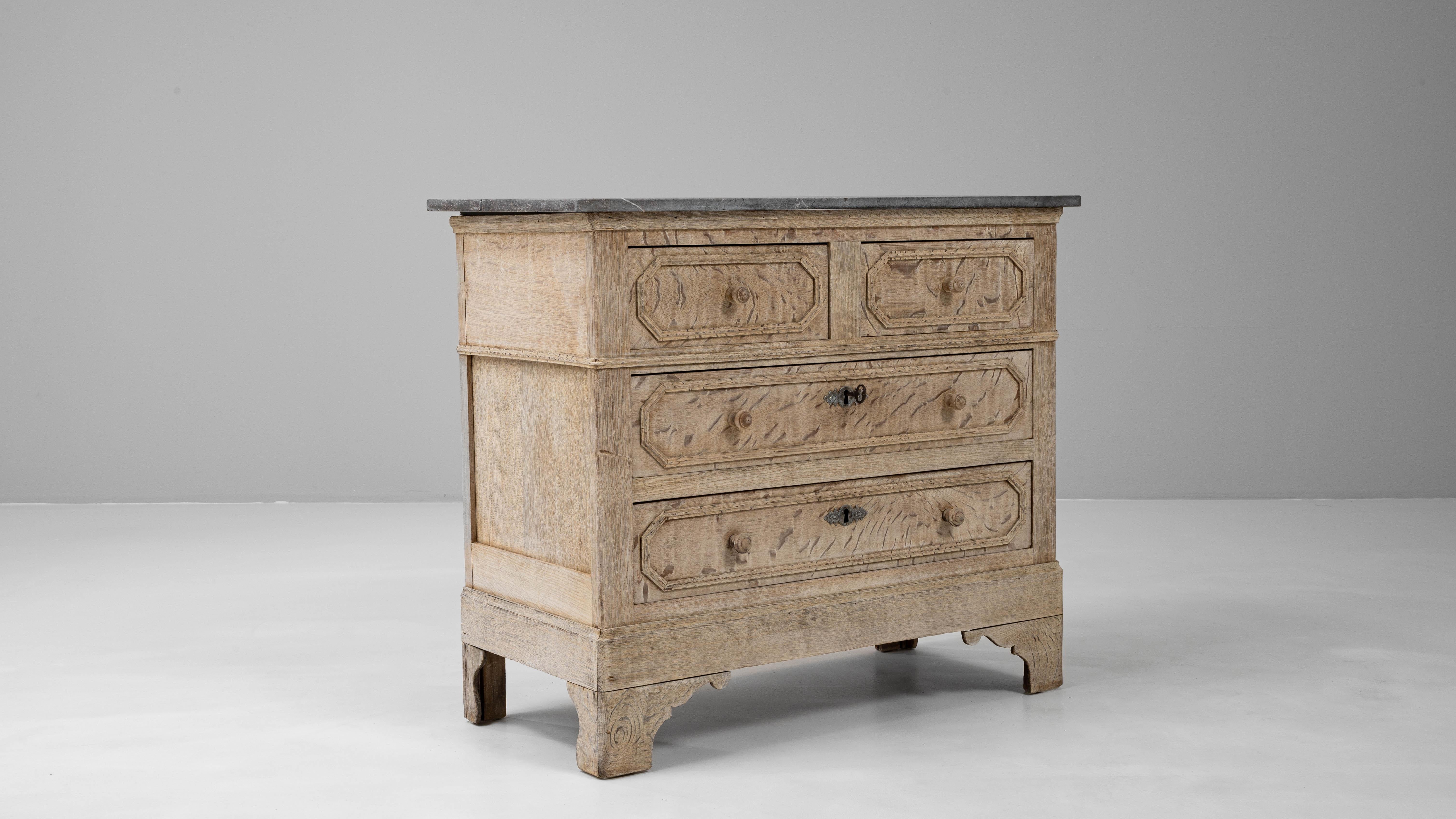 Commode en chêne français du 19ème siècle avec dessus en marbre en vente 3