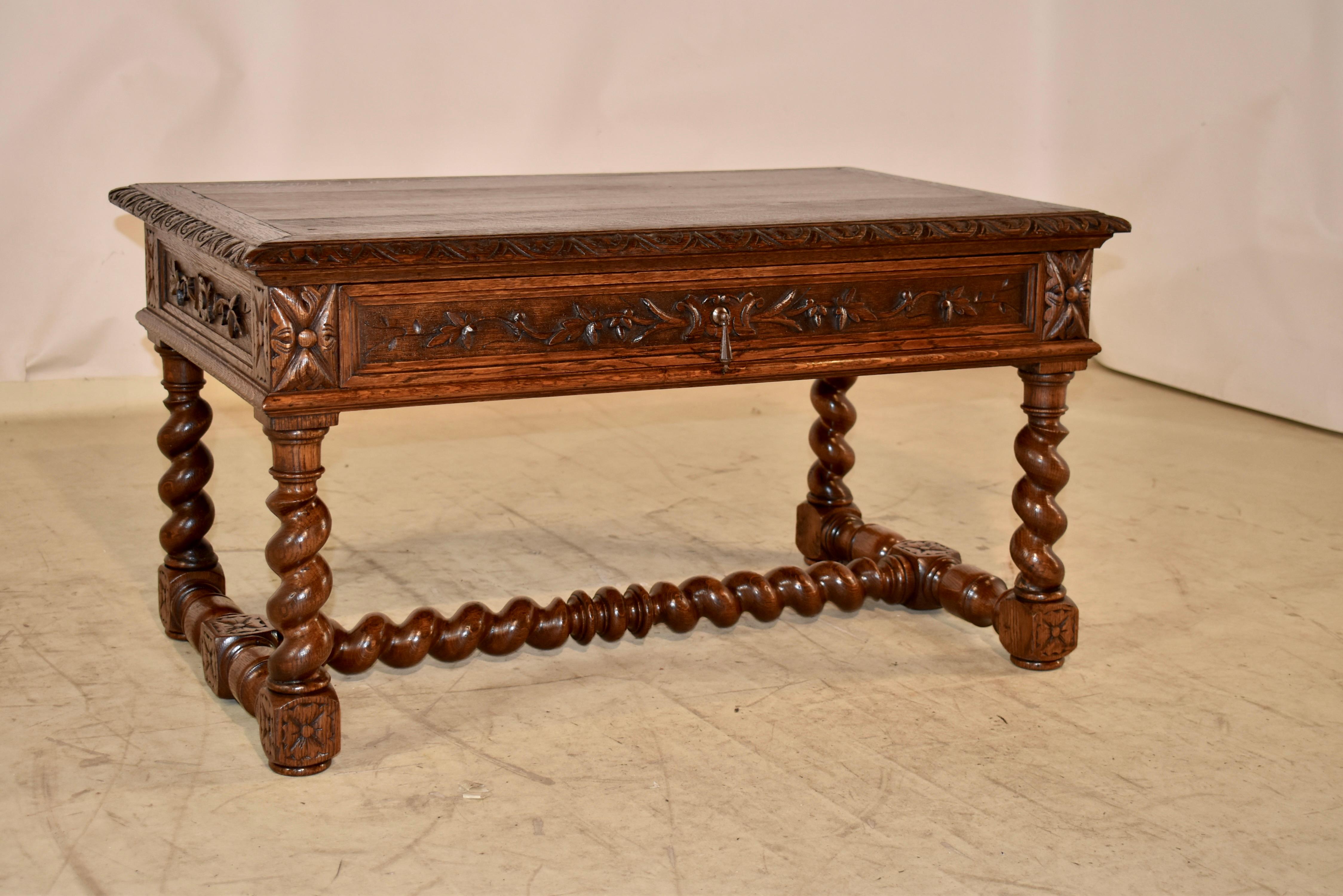 XIXe siècle Table basse en chêne français du 19e siècle en vente