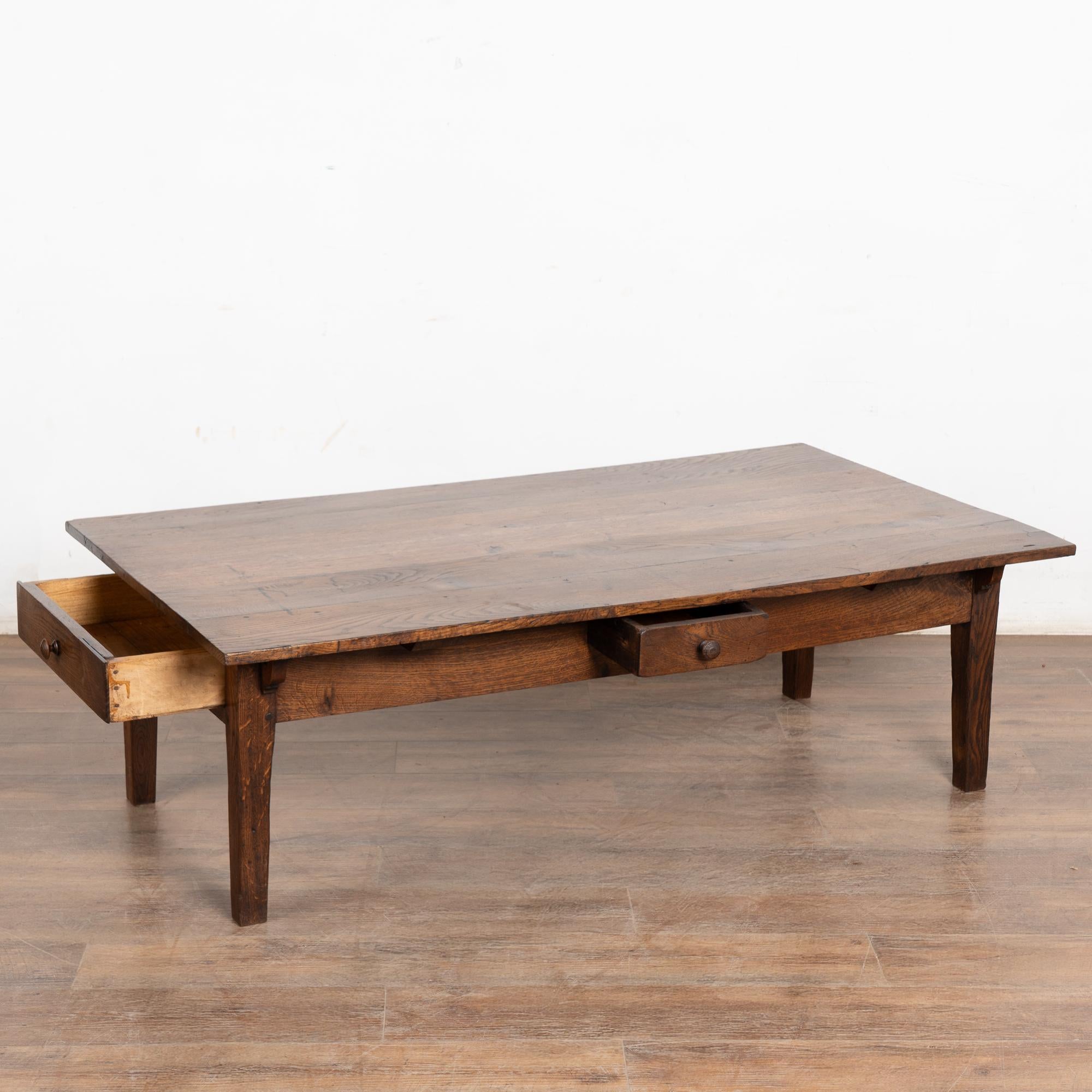 Quercia Tavolino in Oak francese del XIX secolo con quattro cassetti in vendita