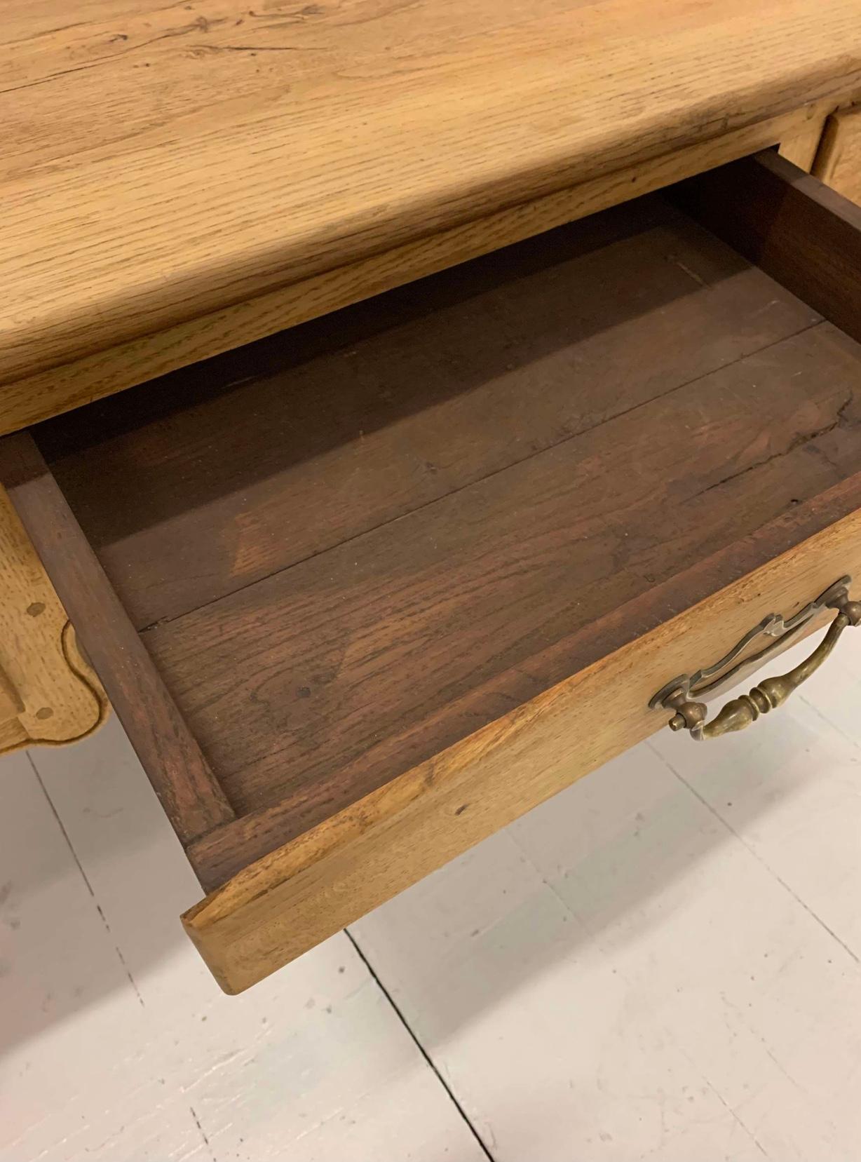 Quercia Scrivania in rovere francese del XIX secolo con tre cassetti in vendita