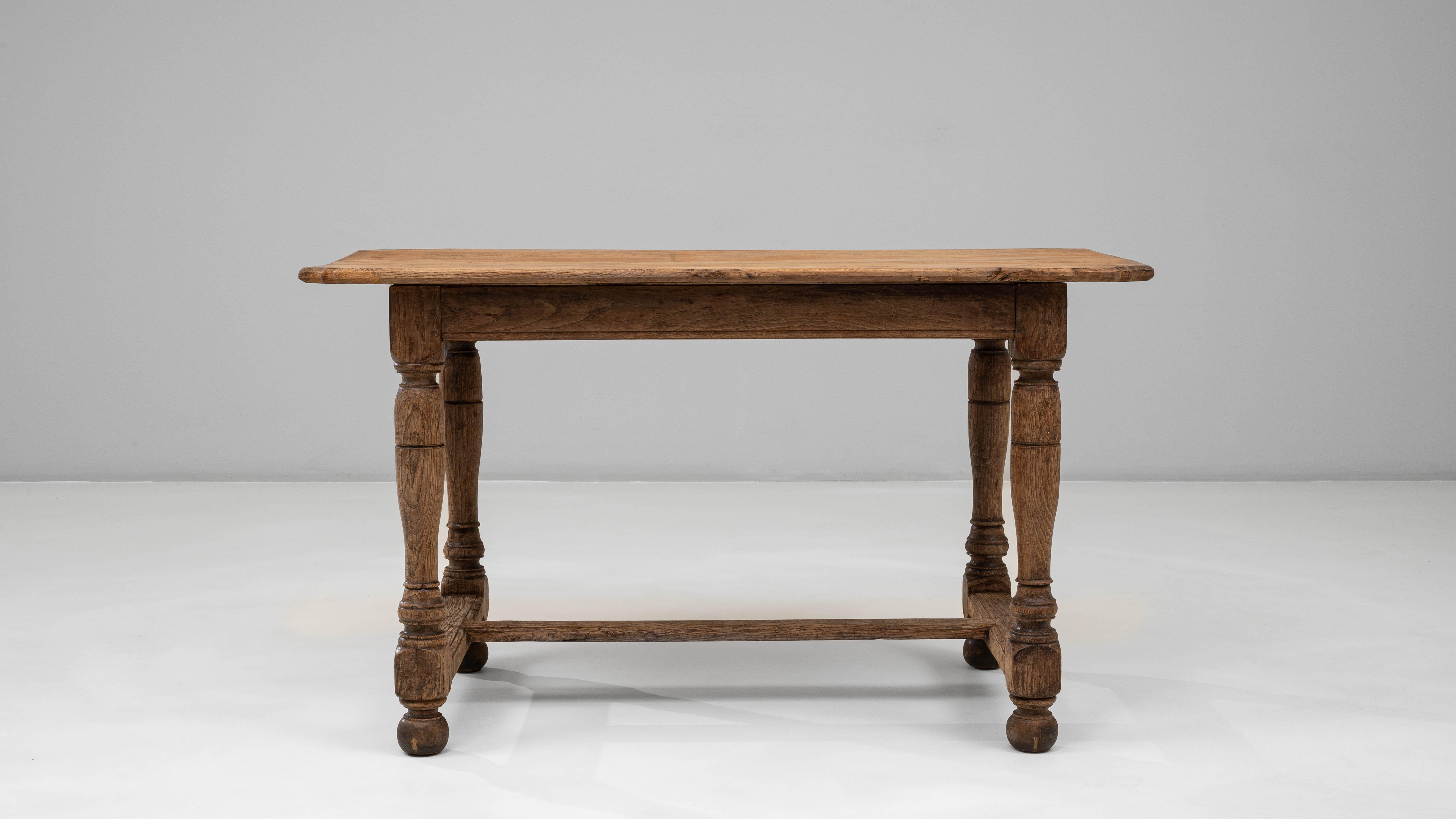 Mesa de comedor francesa de roble del siglo XIX Roble en venta