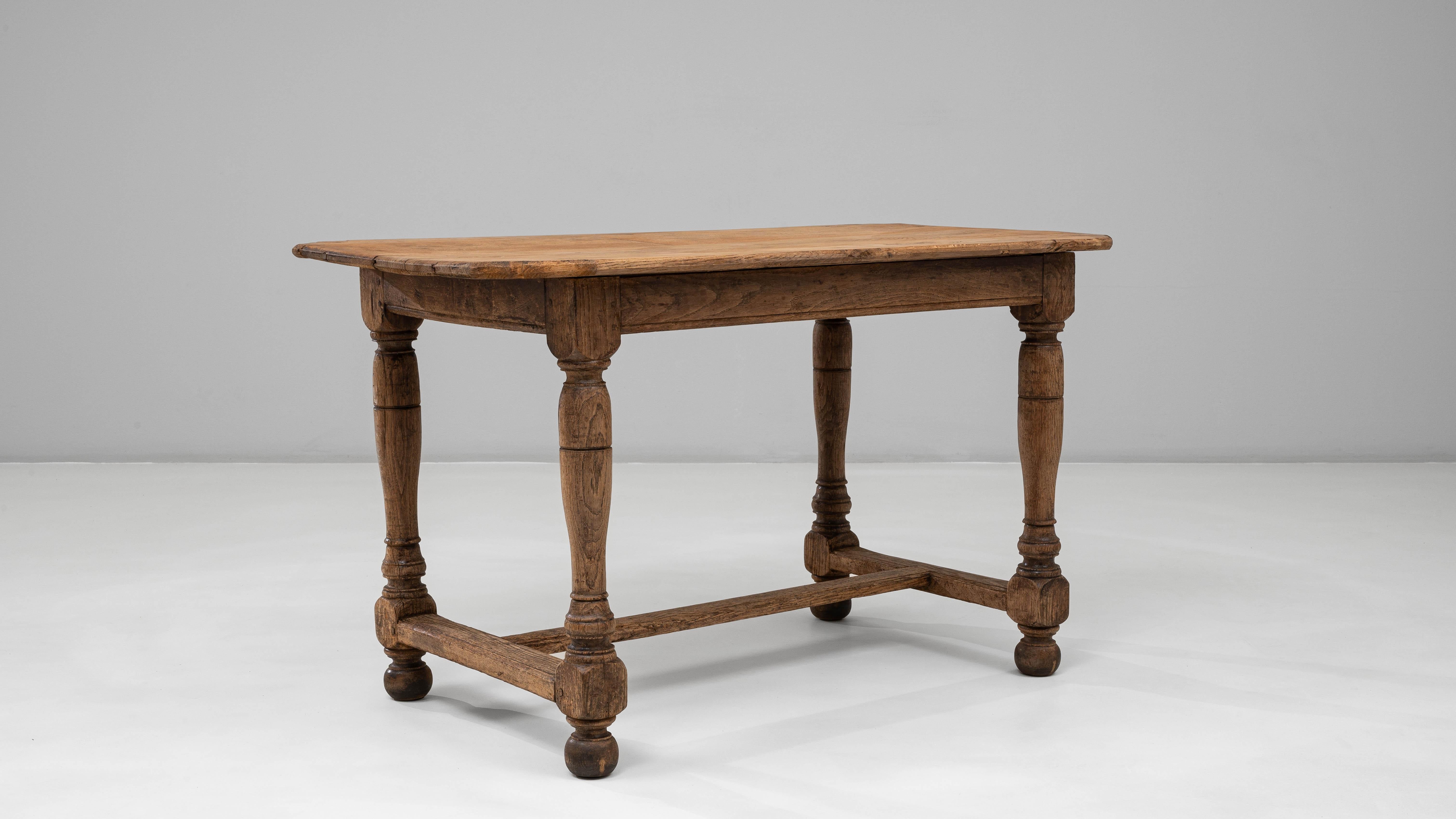 Mesa de comedor francesa de roble del siglo XIX en venta 1