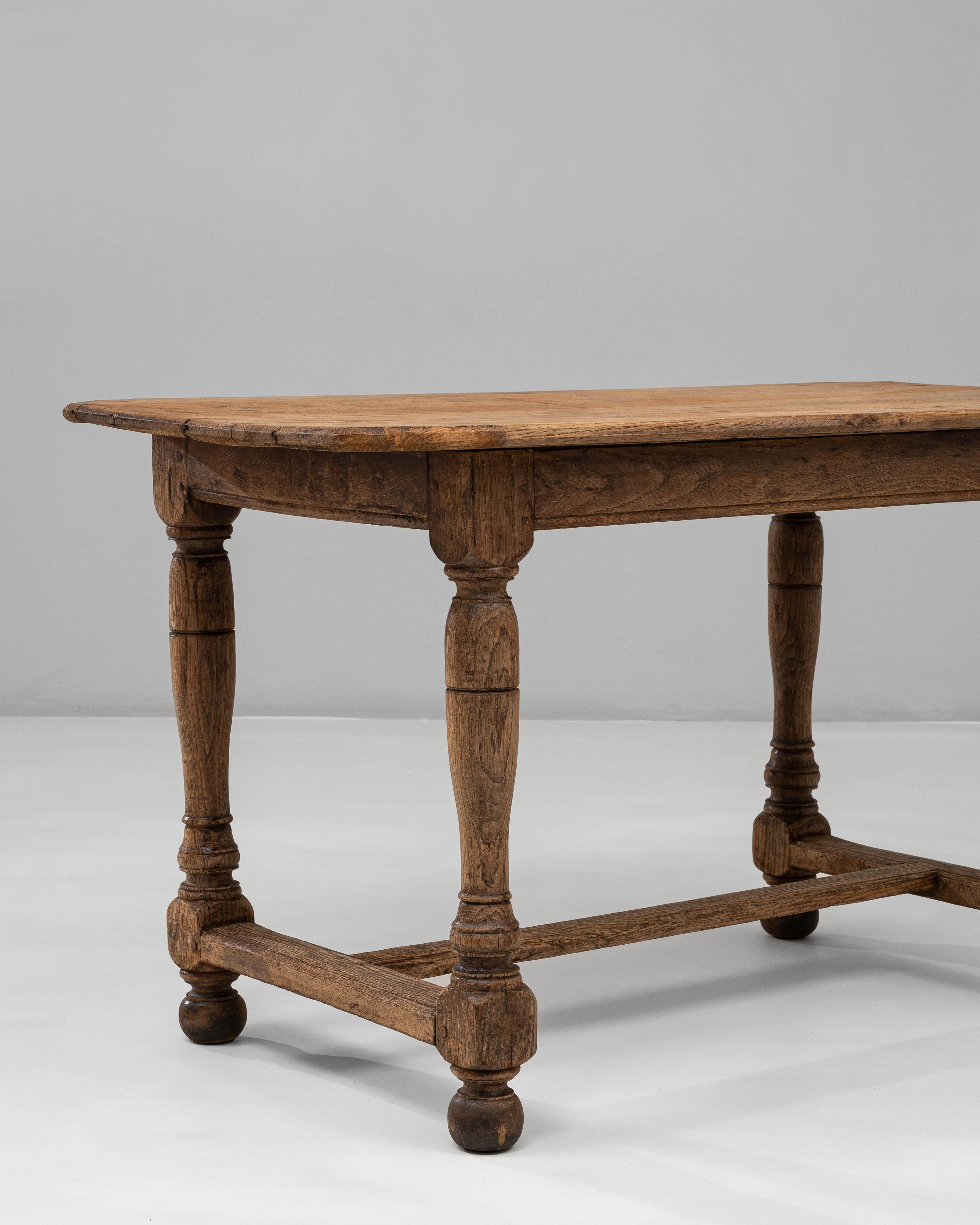 Mesa de comedor francesa de roble del siglo XIX en venta 2