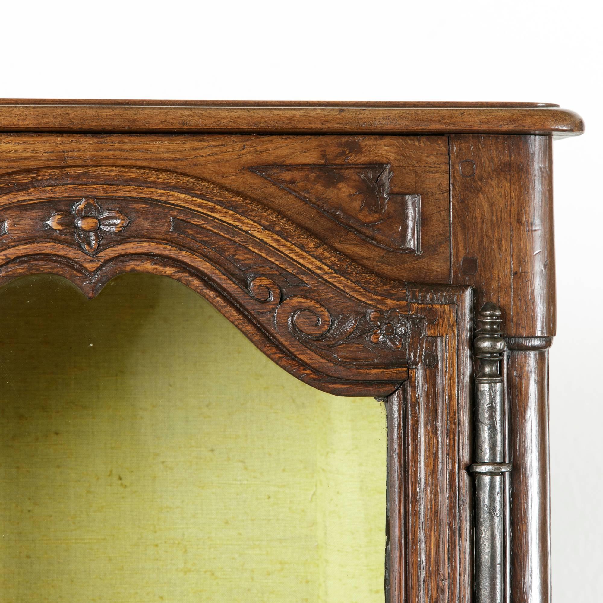 19th Century French Oak Hand Carved Louis XV Style Normandy Vitrine In Good Condition In Fayetteville, AR