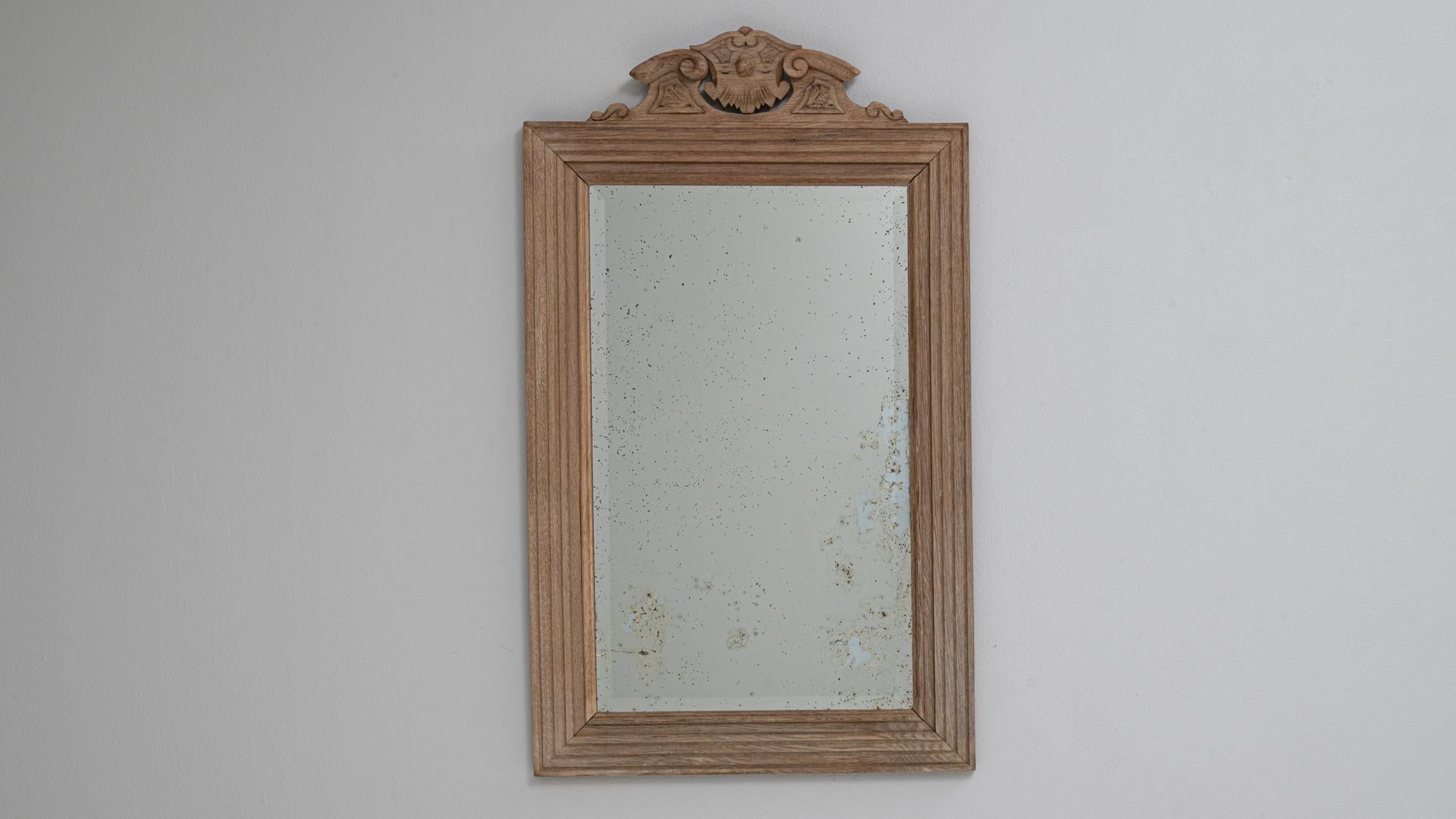 Specchio francese del XIX secolo in Oak con dettagli intagliati in vendita 5