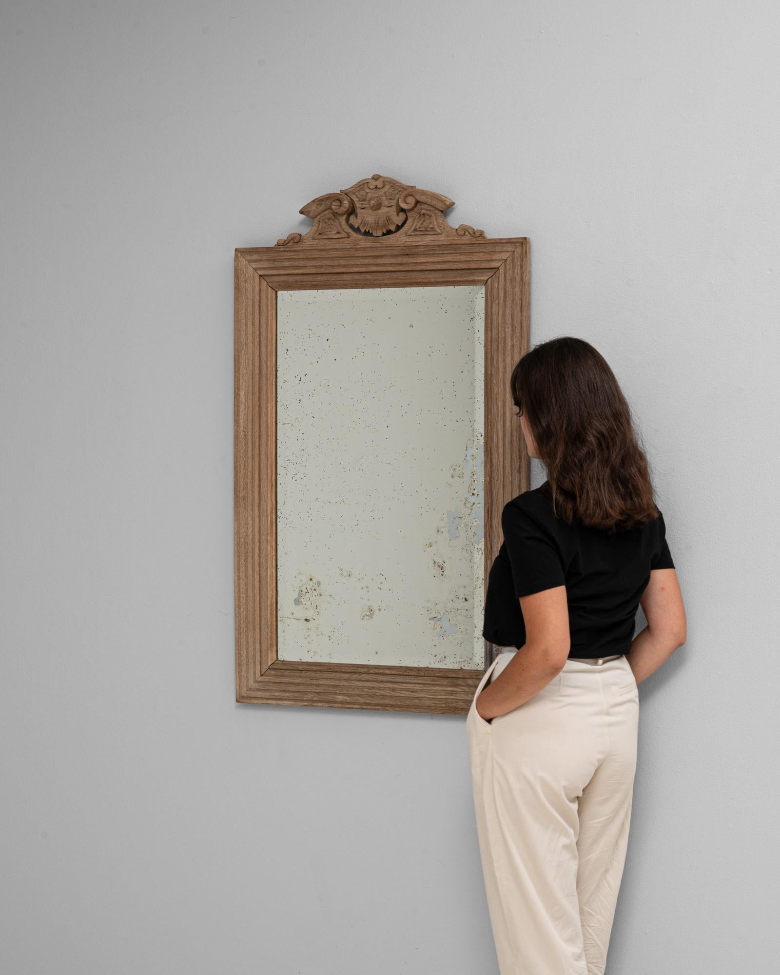 Specchio francese del XIX secolo in Oak con dettagli intagliati in vendita 1