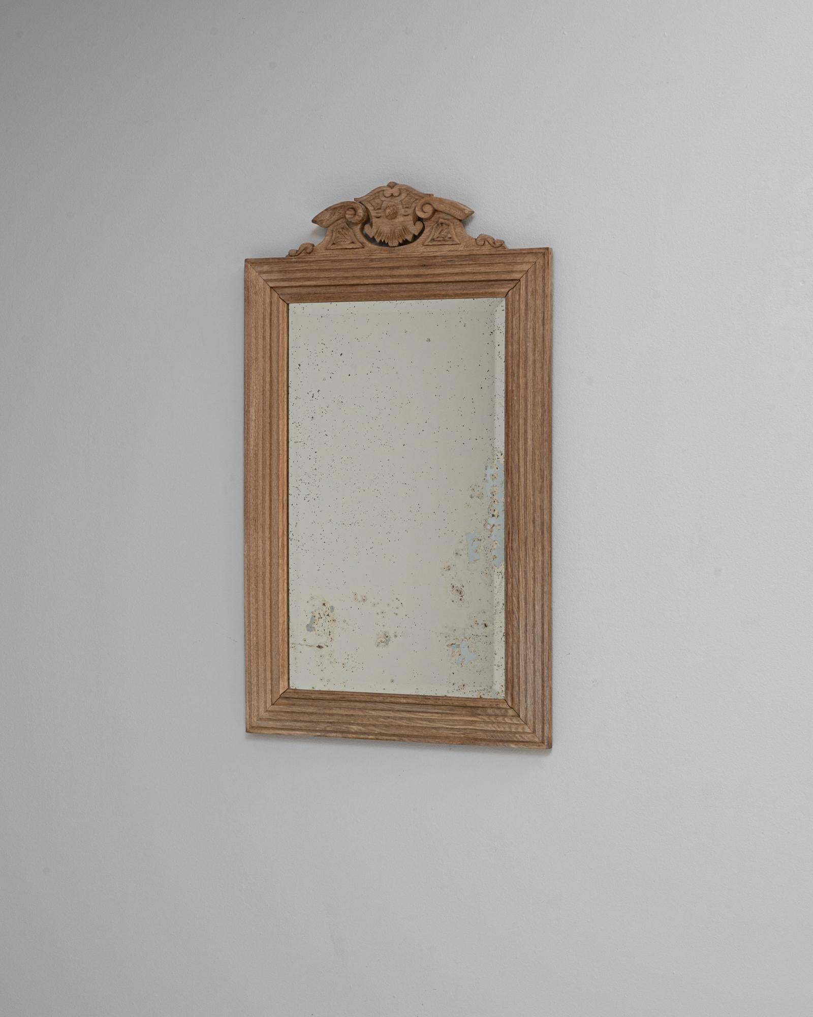 Specchio francese del XIX secolo in Oak con dettagli intagliati in vendita 2