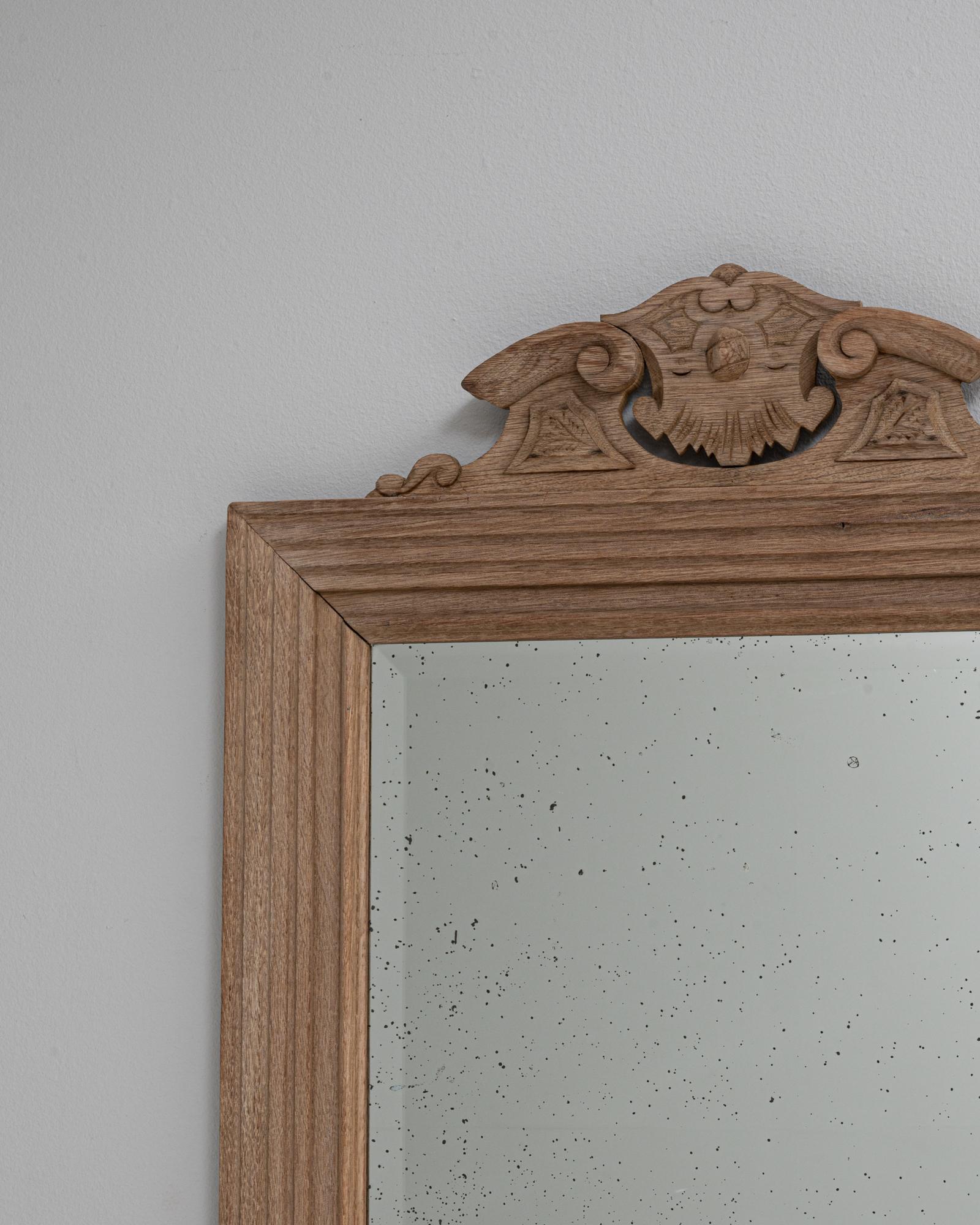 Specchio francese del XIX secolo in Oak con dettagli intagliati in vendita 4