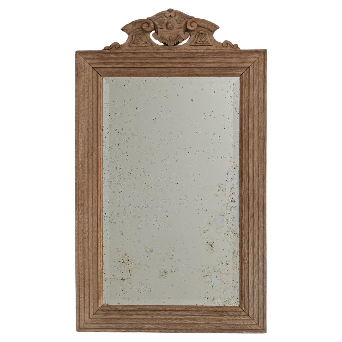 Specchio francese del XIX secolo in Oak con dettagli intagliati