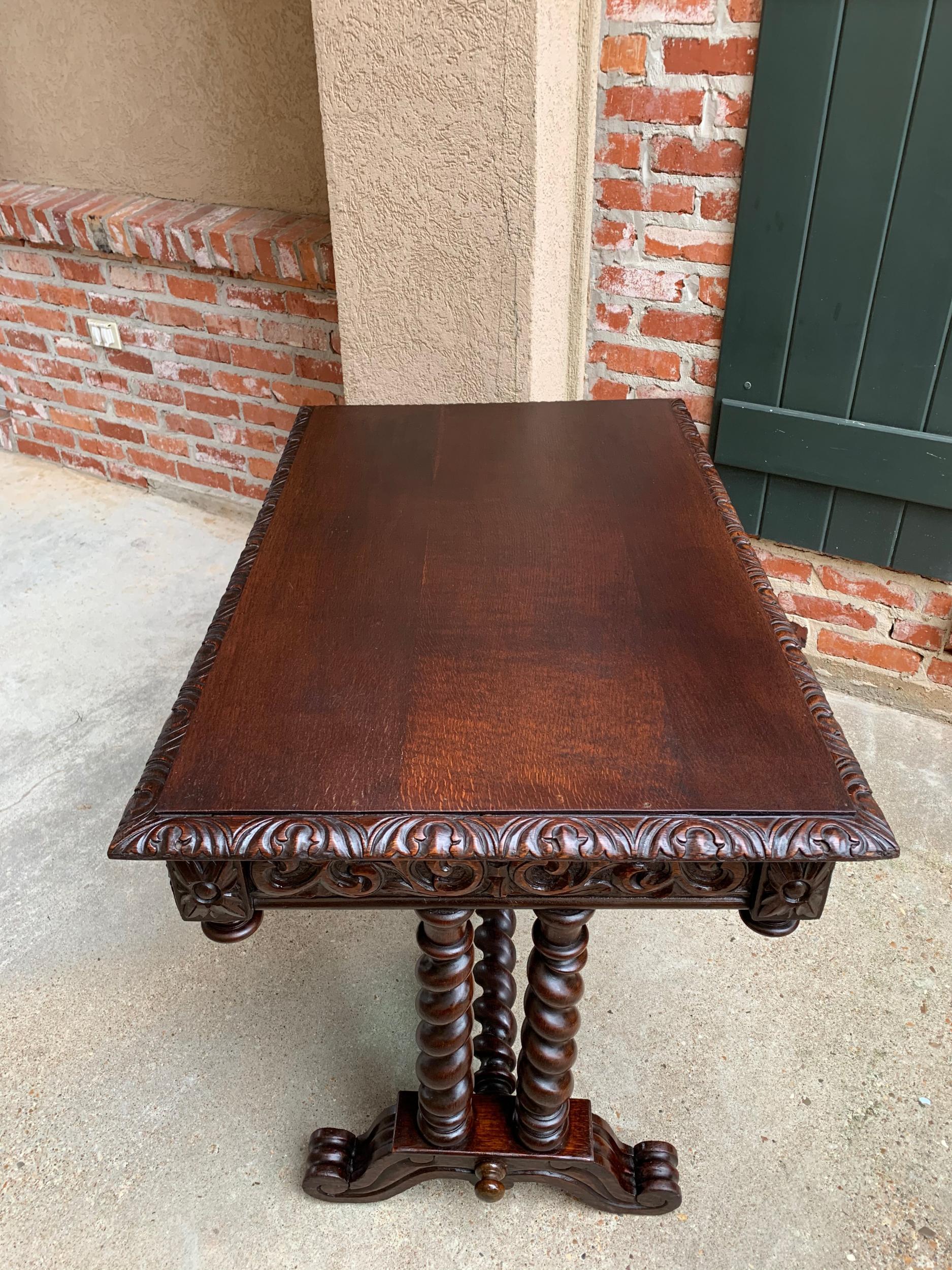 Ancienne table console de bibliothèque en chêne français style Louis XIII à torsion d'orge en vente 10