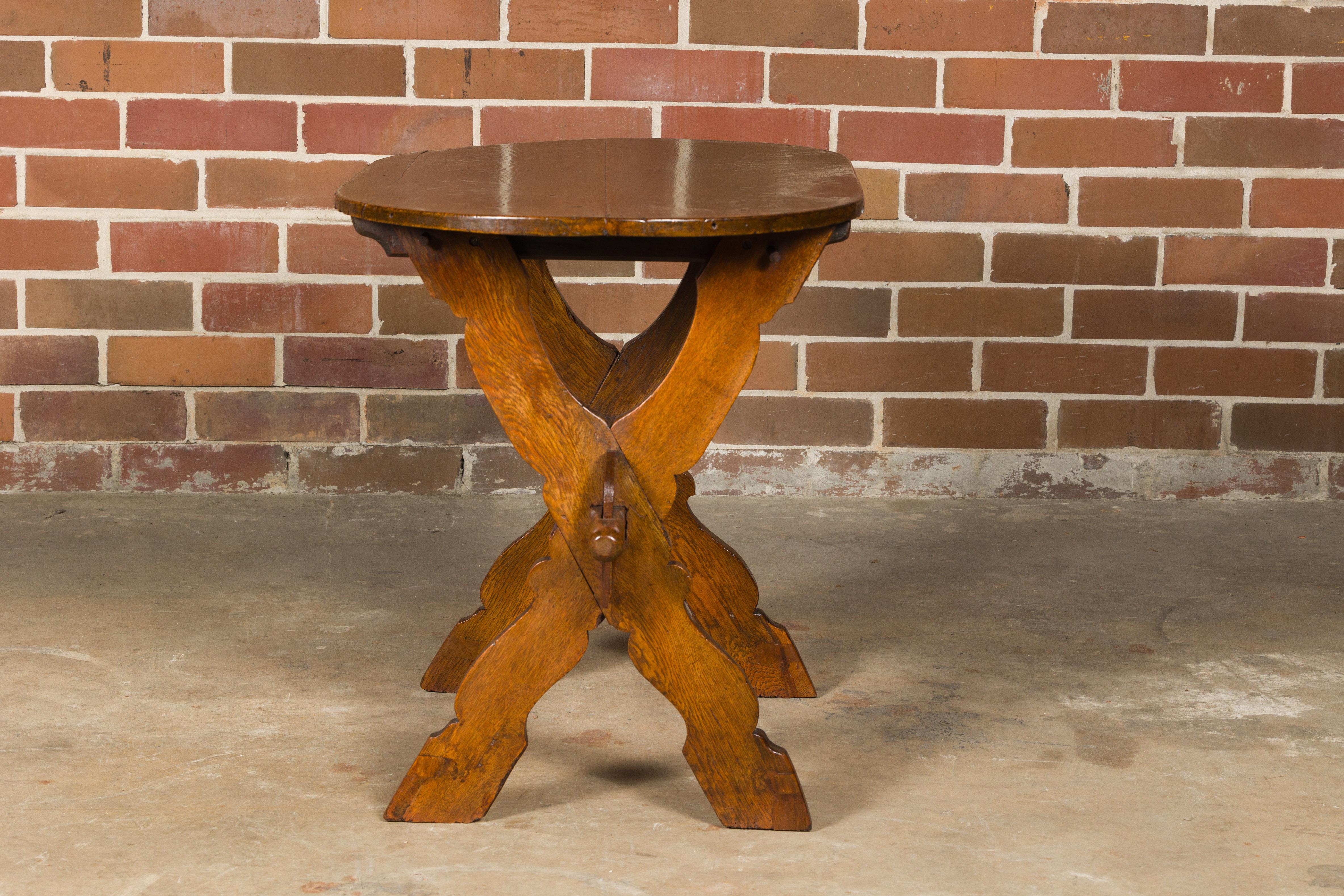 19th Century French Oak Oval Top Trestle Side Table with X-Form Carved Base For Sale 1