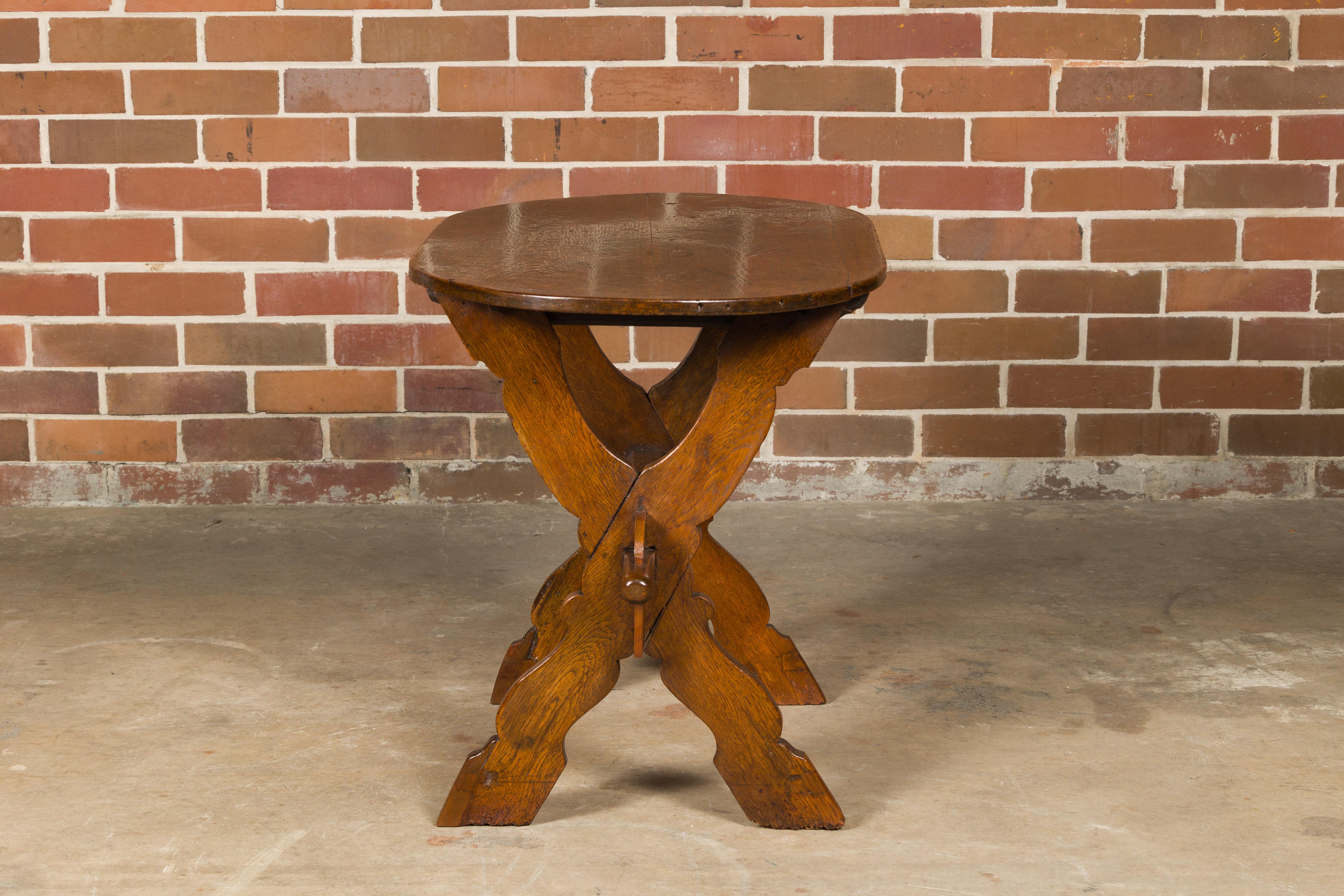 19th Century French Oak Oval Top Trestle Side Table with X-Form Carved Base For Sale 3