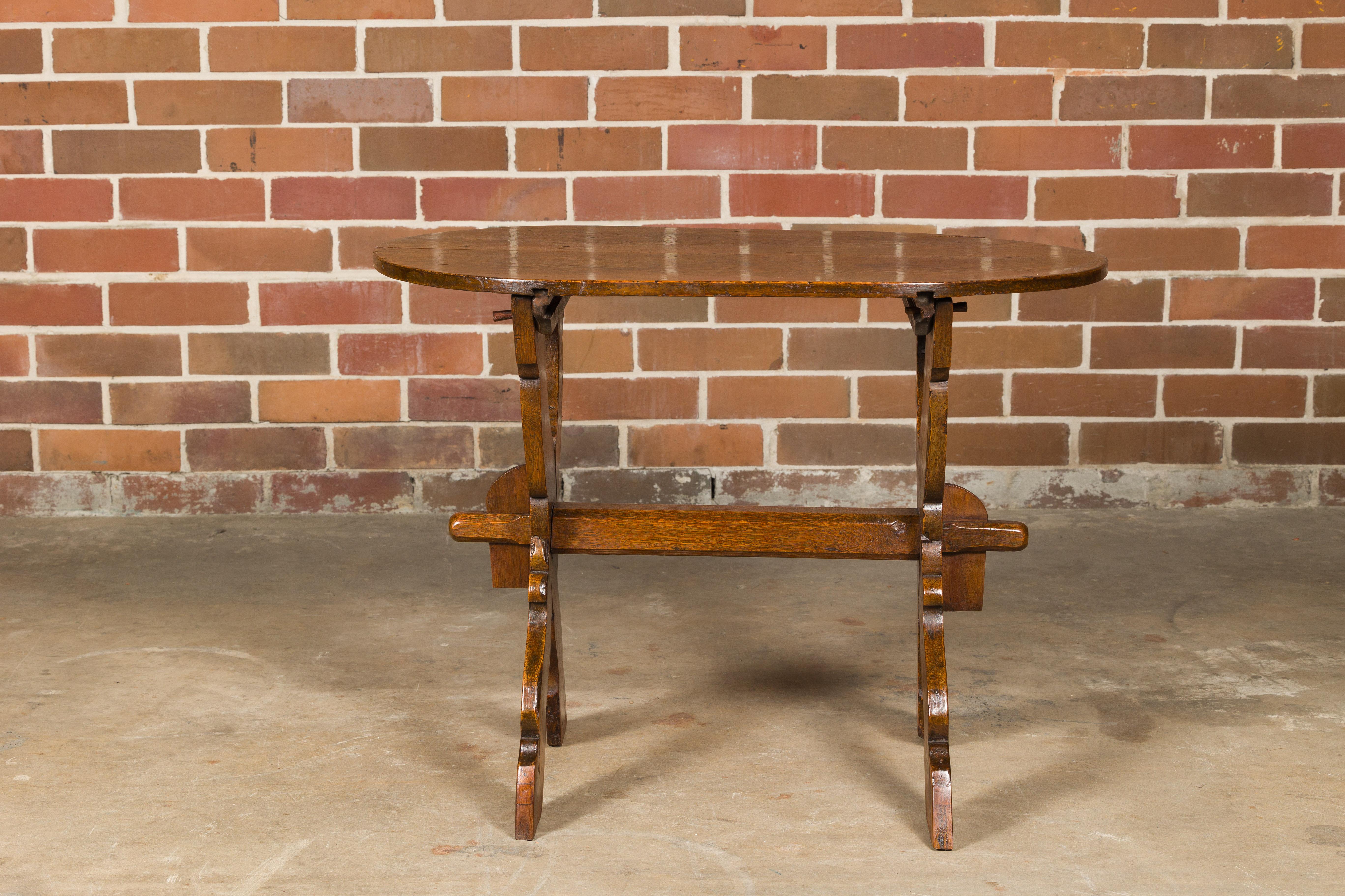19th Century French Oak Oval Top Trestle Side Table with X-Form Carved Base For Sale 4