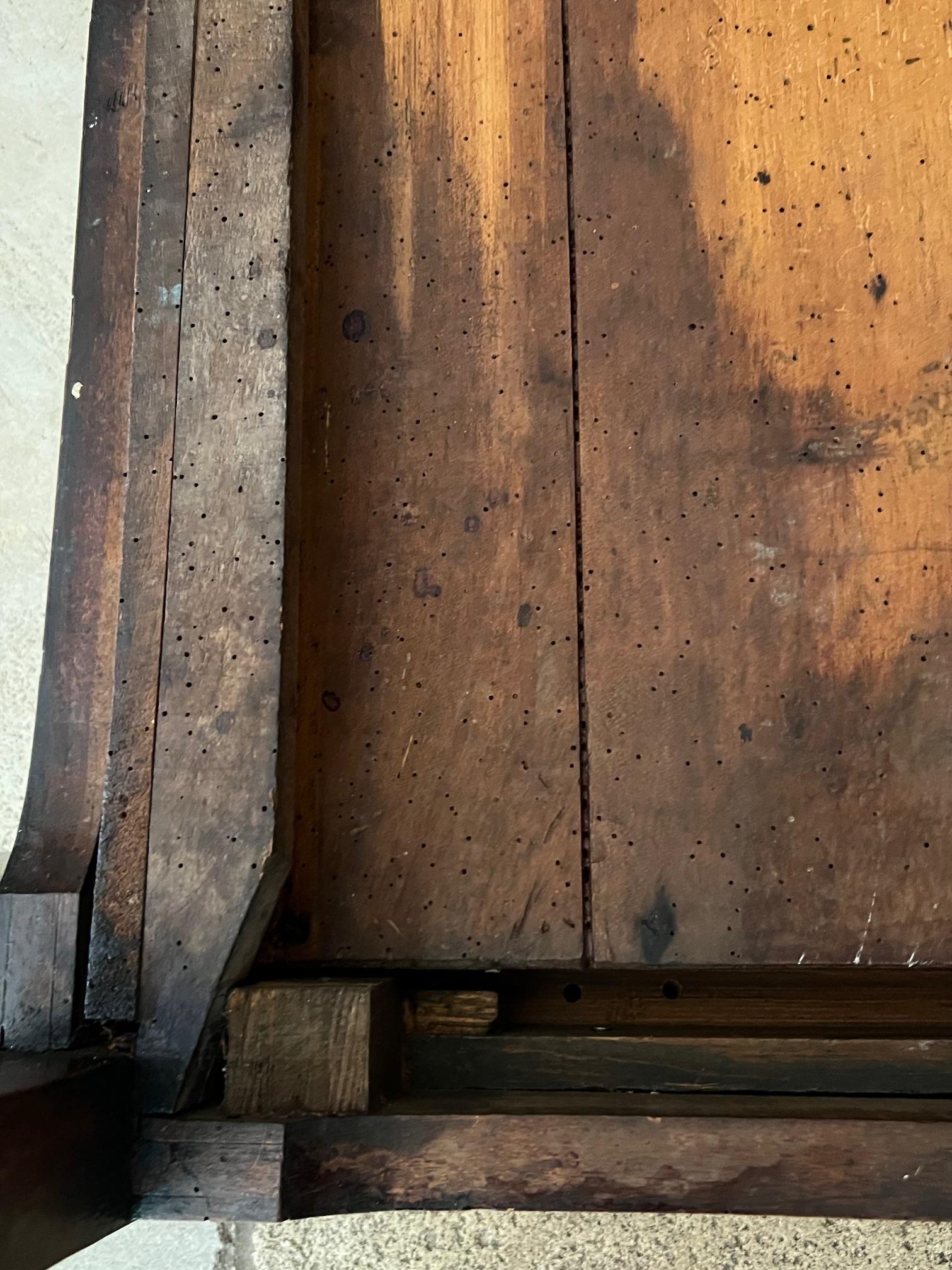 Fait main Table d'appoint en chêne français du XIXe siècle en vente