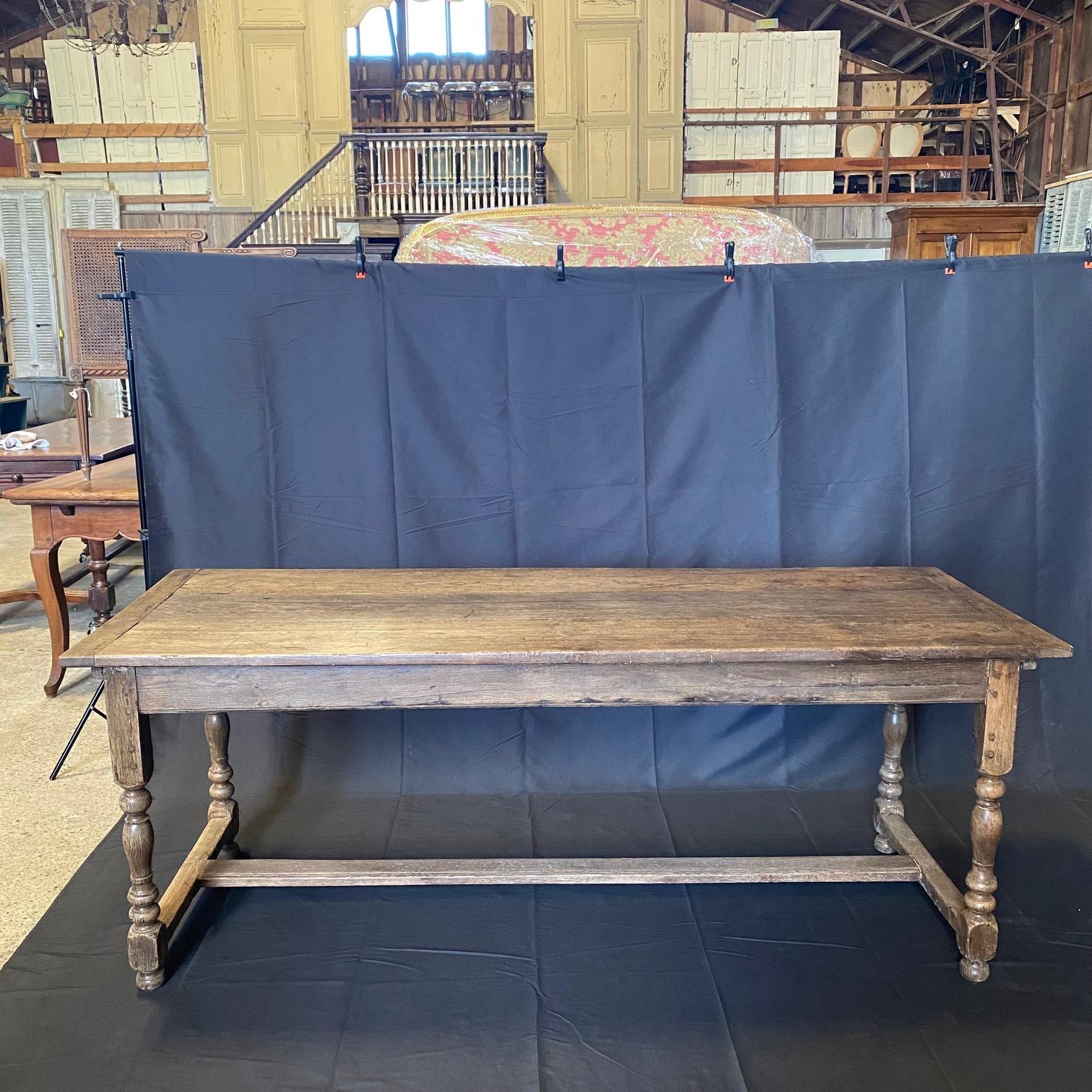 19th Century French Oak Provincial Farmhouse Dining Table In Distressed Condition For Sale In Hopewell, NJ