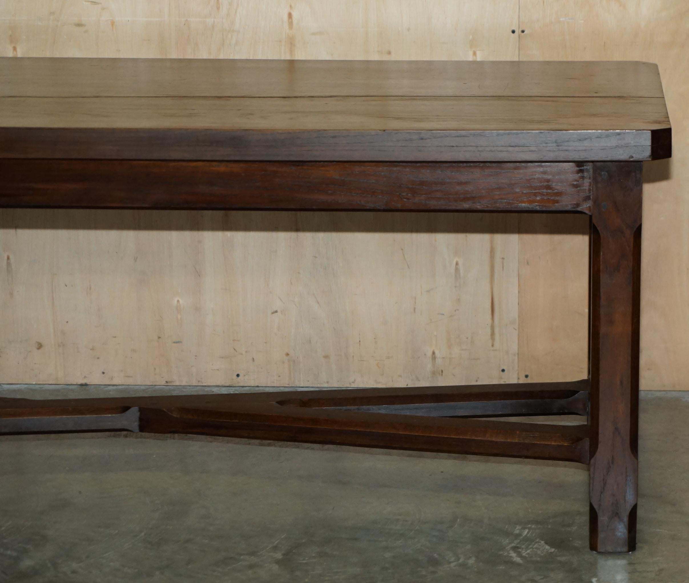 19TH CENTURY FRENCH OAK REFECTORY HAYRAKE DiNING TABLE WITH STUNNING BASE For Sale 1