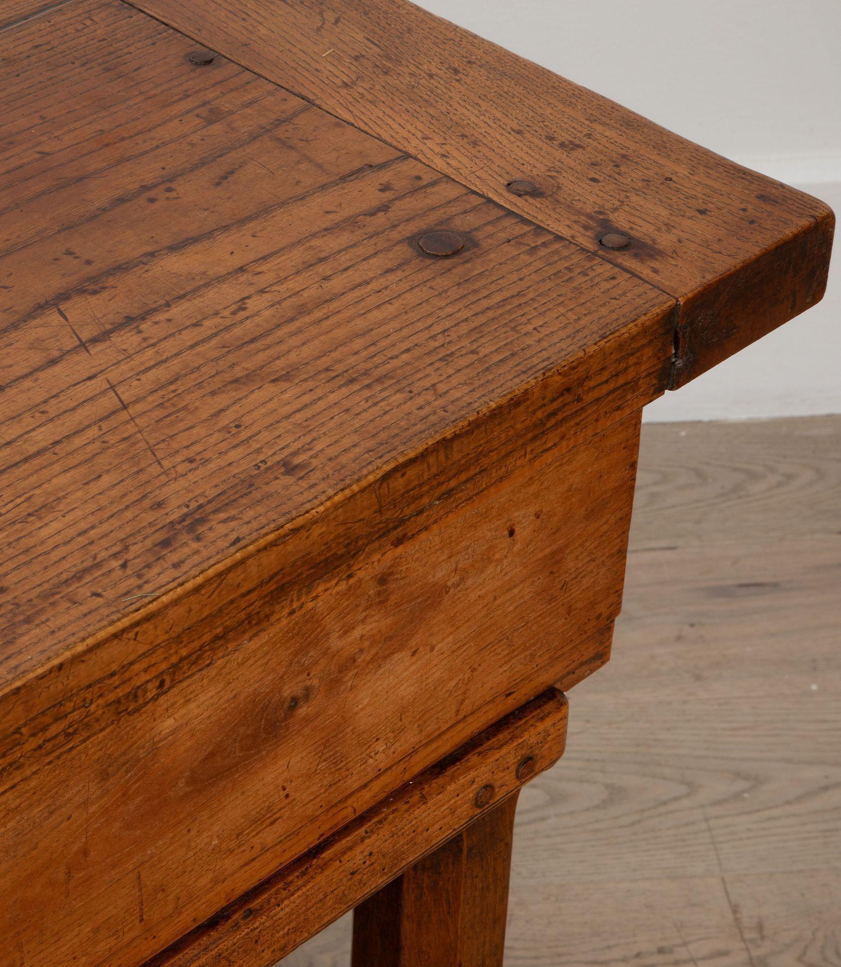 Mesa de servicio francesa de roble del siglo XIX en venta 5
