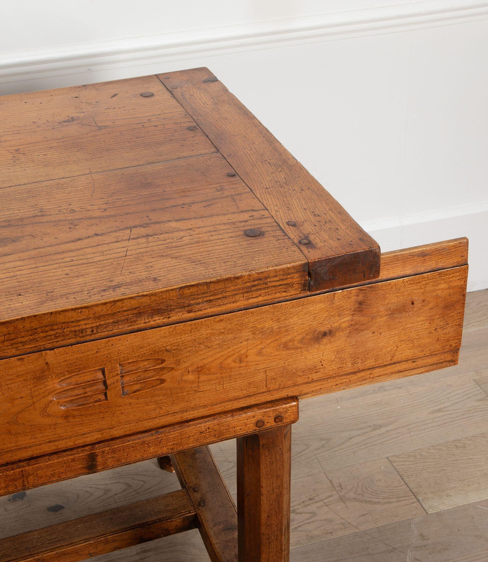 Mesa de servicio francesa de roble del siglo XIX Roble en venta