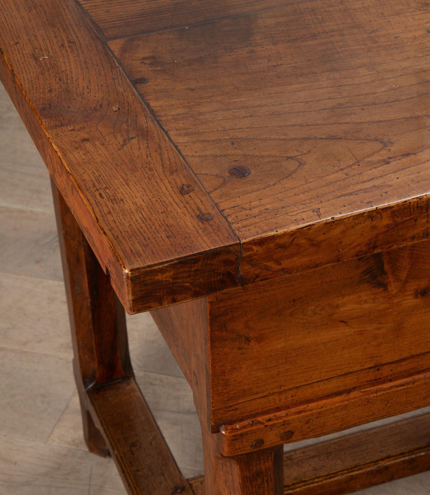 Mesa de servicio francesa de roble del siglo XIX en venta 4