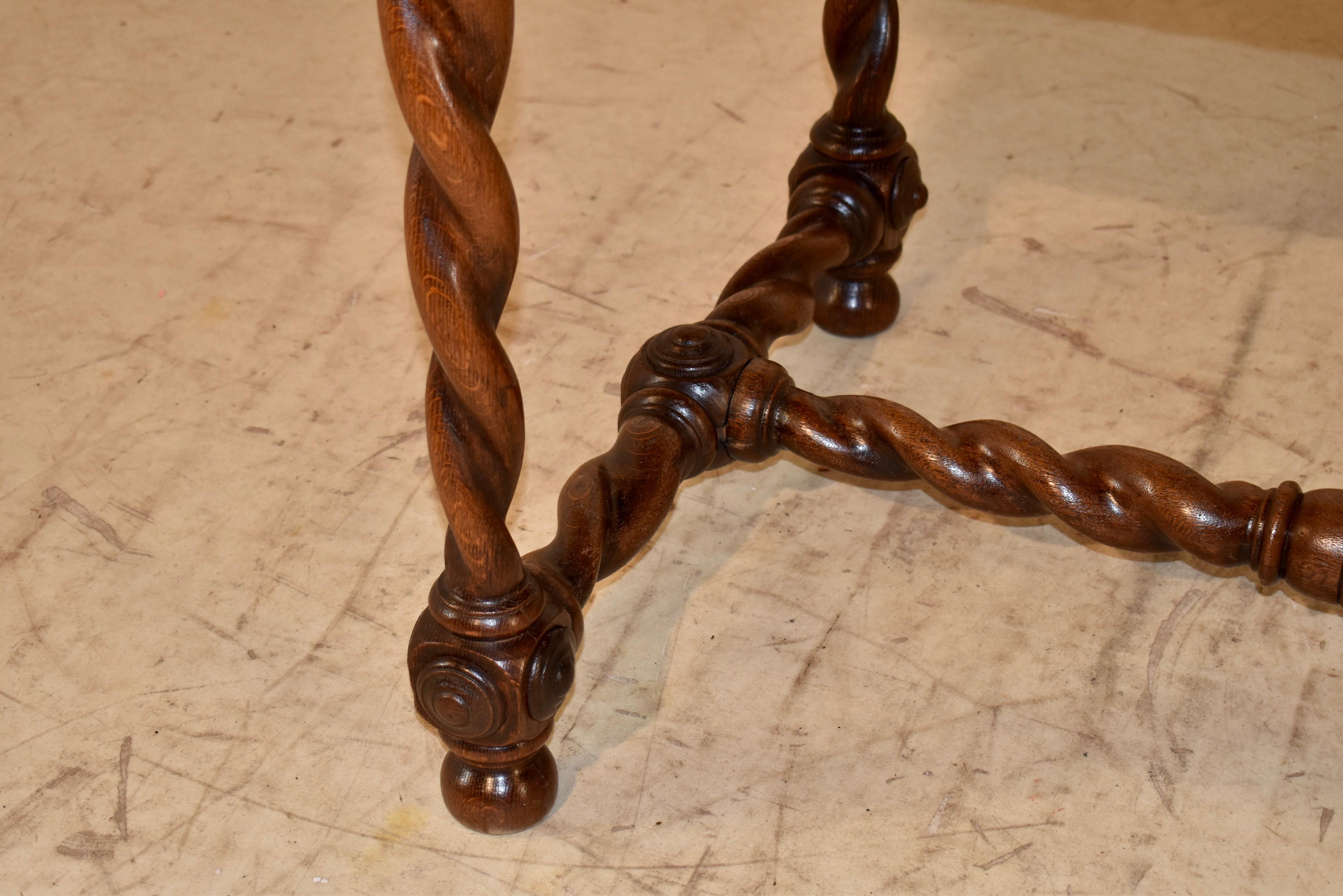 Mesa auxiliar francesa de roble del siglo XIX en venta 4