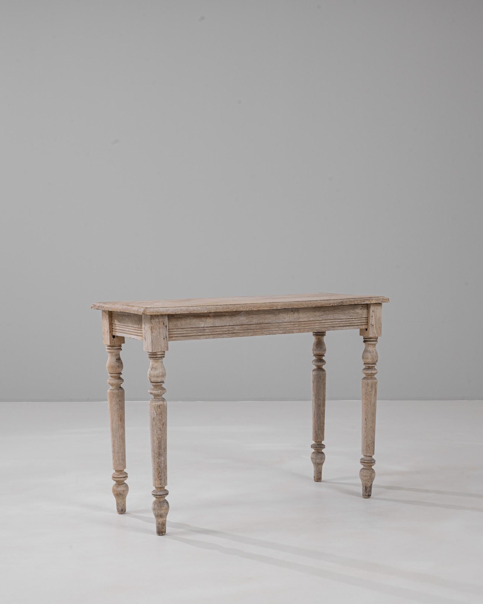 Table d'appoint en chêne français du XIXe siècle Bon état - En vente à High Point, NC