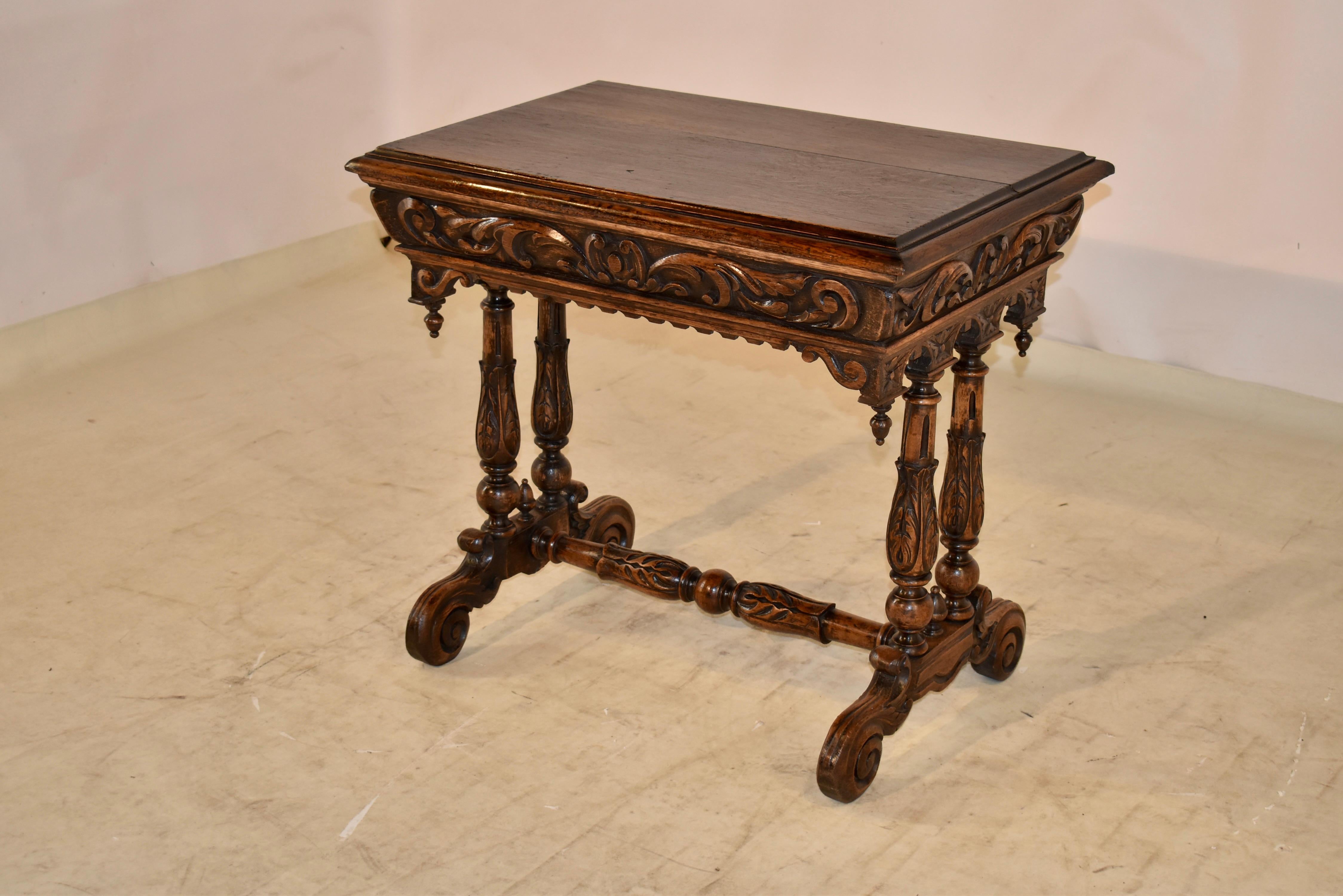 19th Century French Oak Side Table For Sale 1