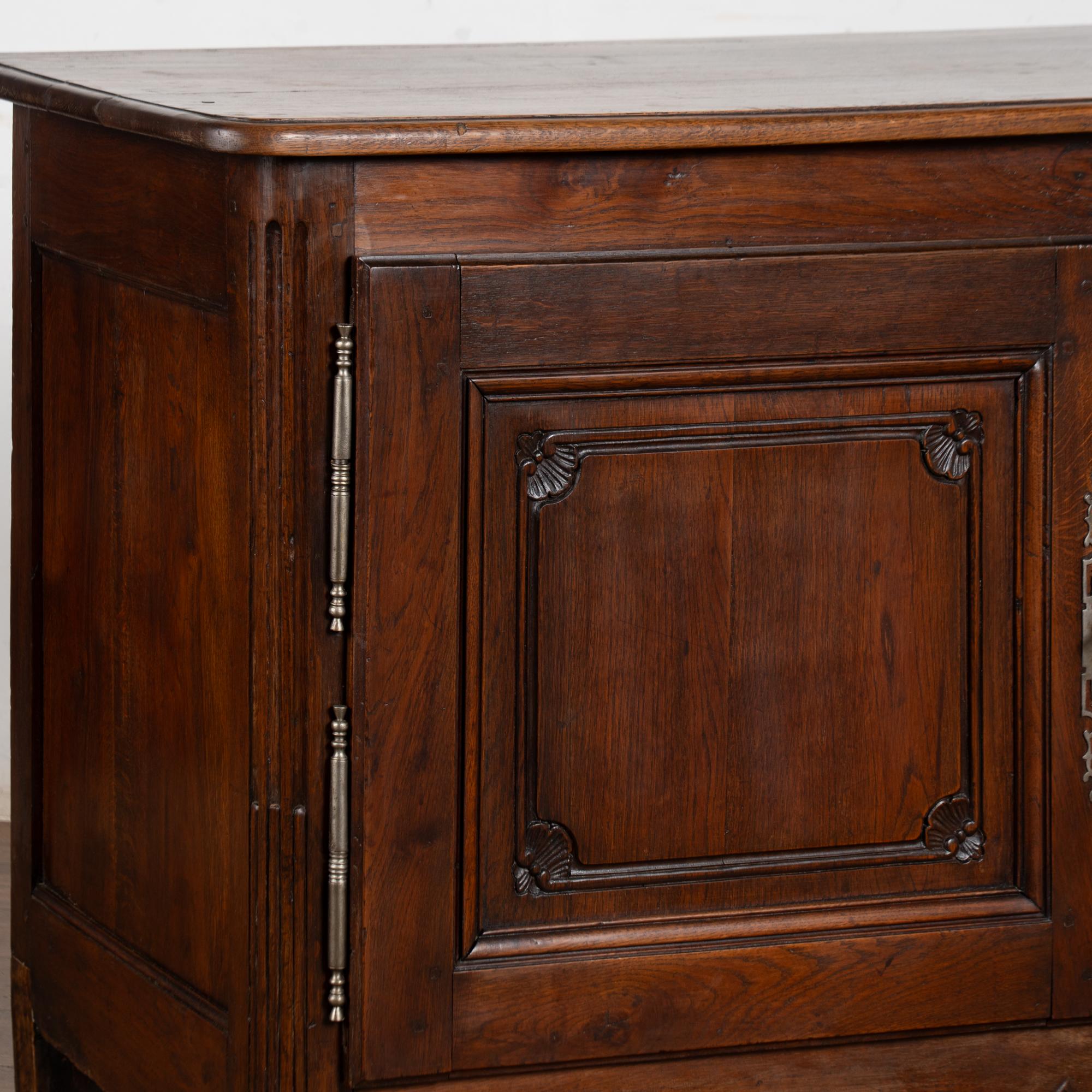 Francese Credenza francese del XIX secolo in Oak Buffet in vendita