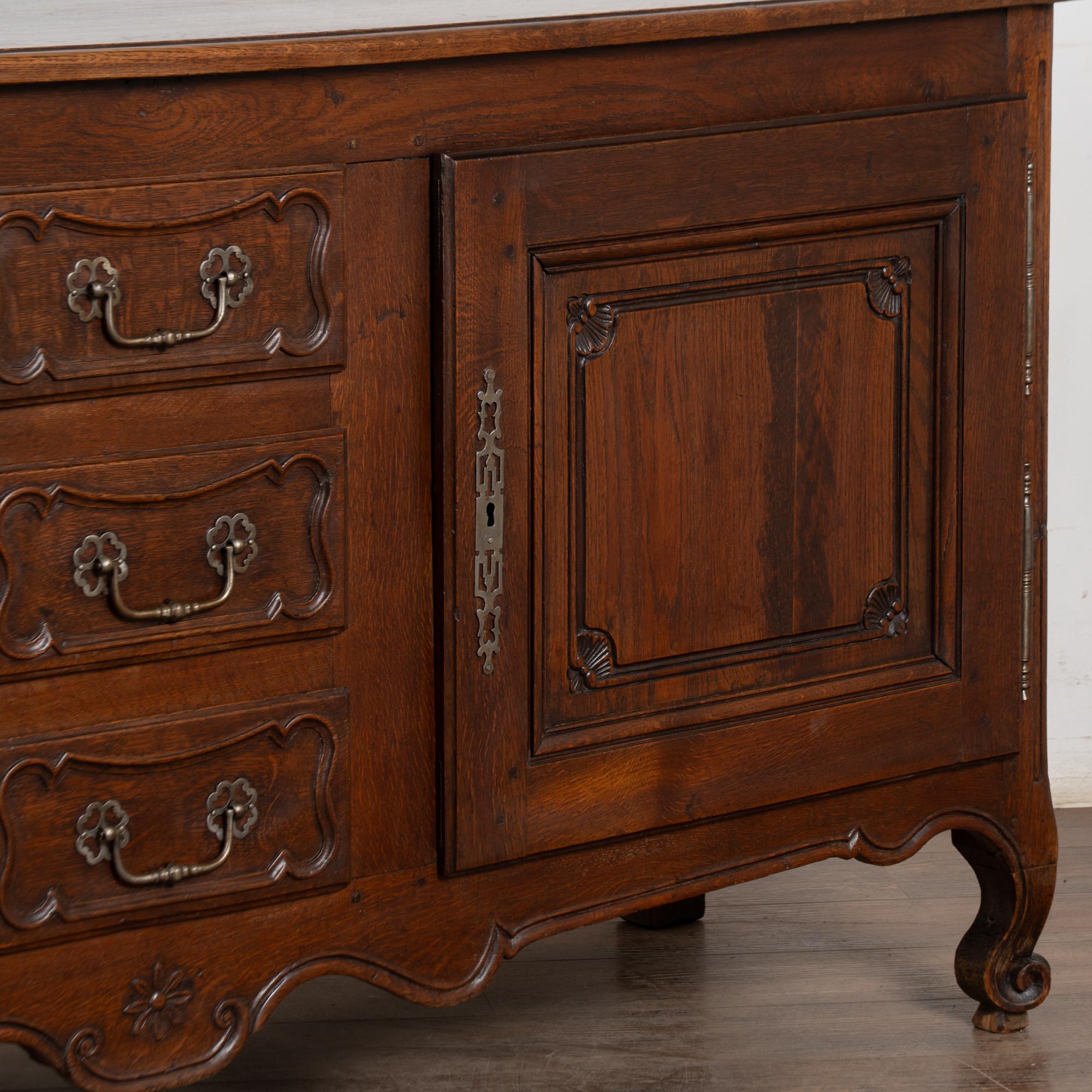 Credenza francese del XIX secolo in Oak Buffet In condizioni discrete in vendita a Round Top, TX