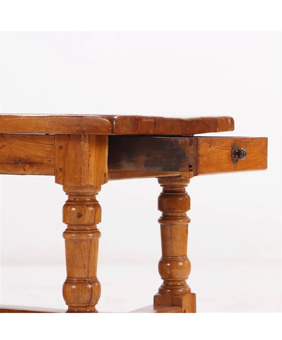Französischer Eichenholztisch aus dem 19.  (19. Jahrhundert) im Angebot