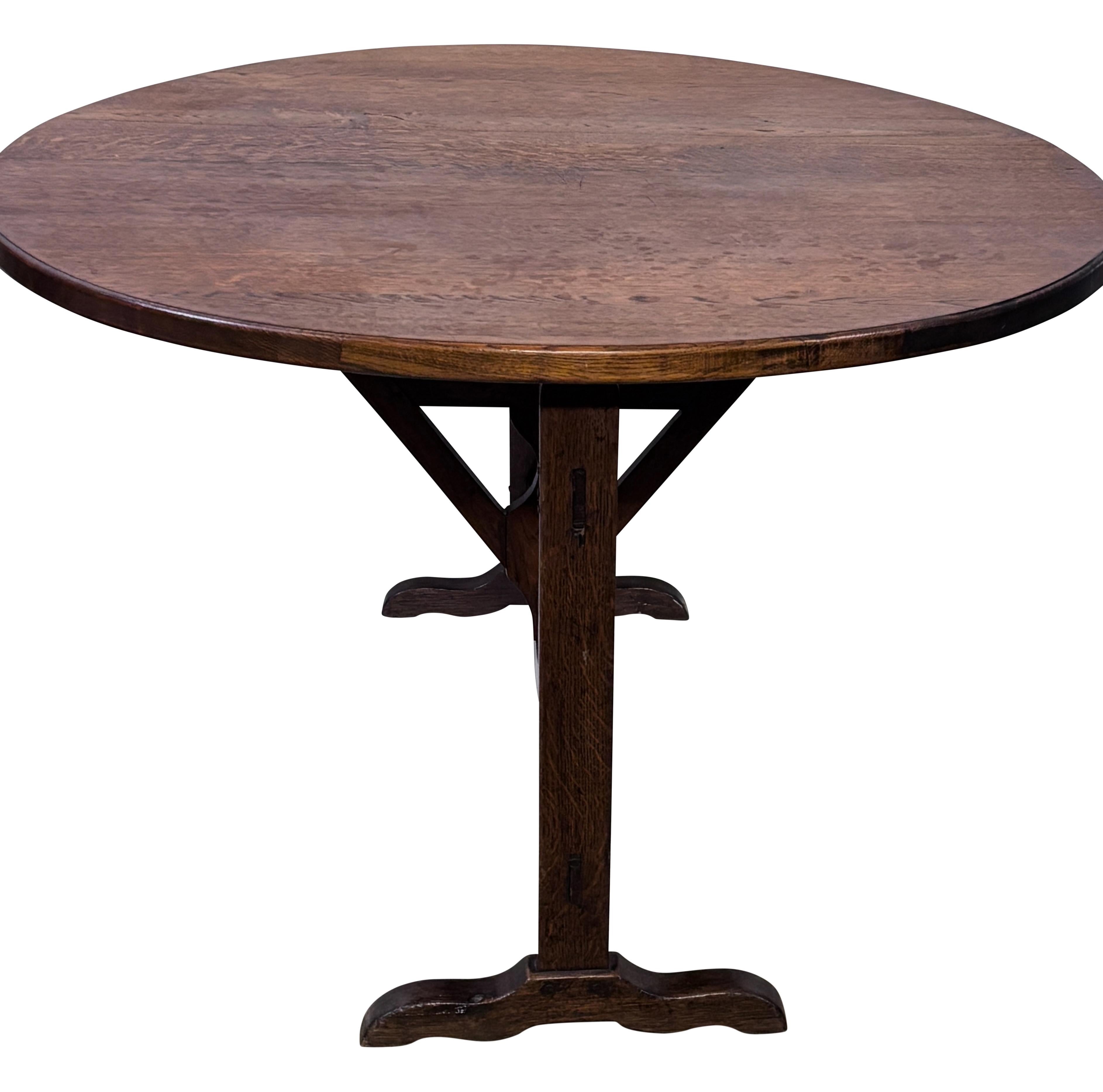 19. Jahrhundert Französisch Oak Tilt Top Weintisch im Angebot 2