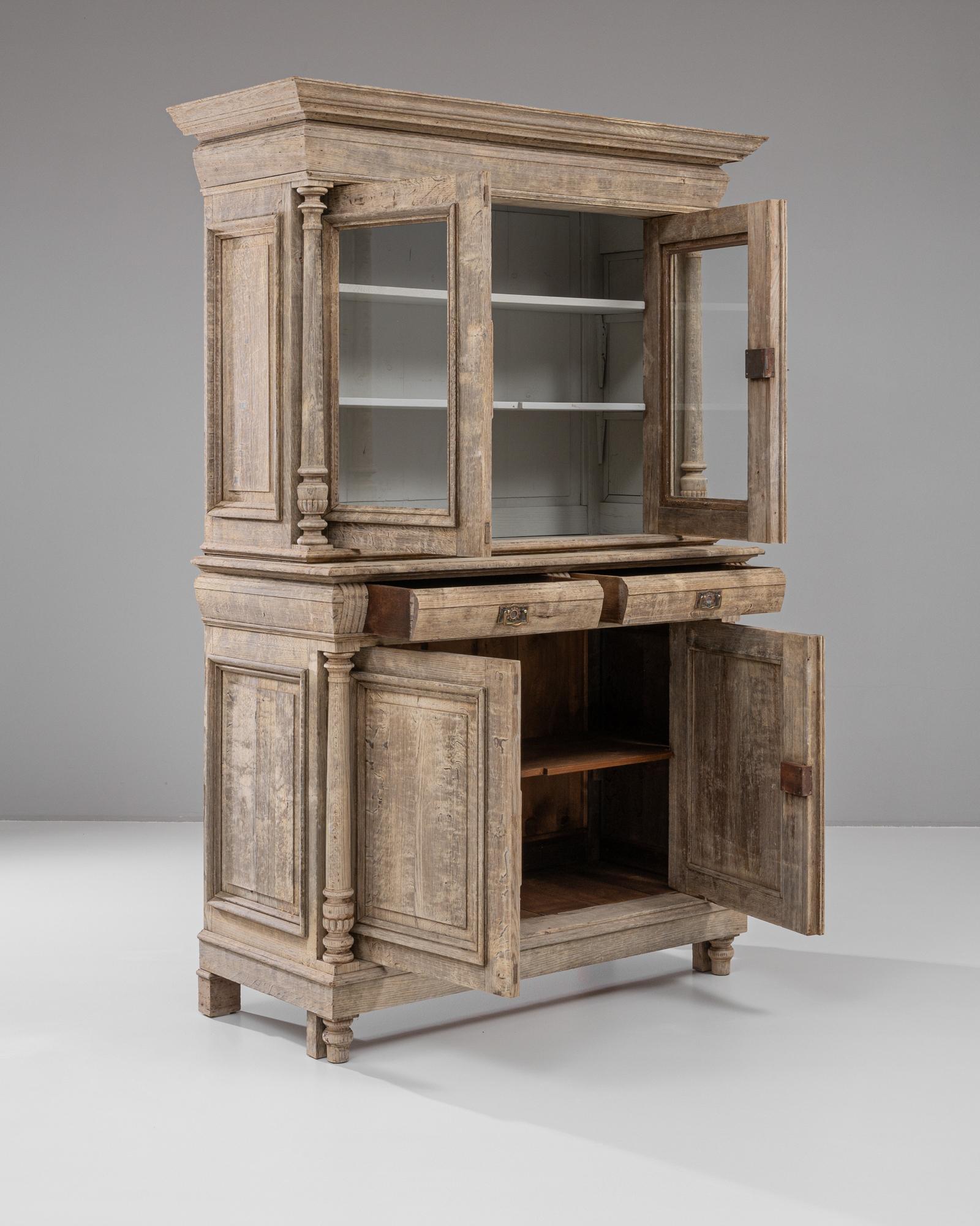 Vetrina francese del XIX secolo in Oak In condizioni buone in vendita a High Point, NC