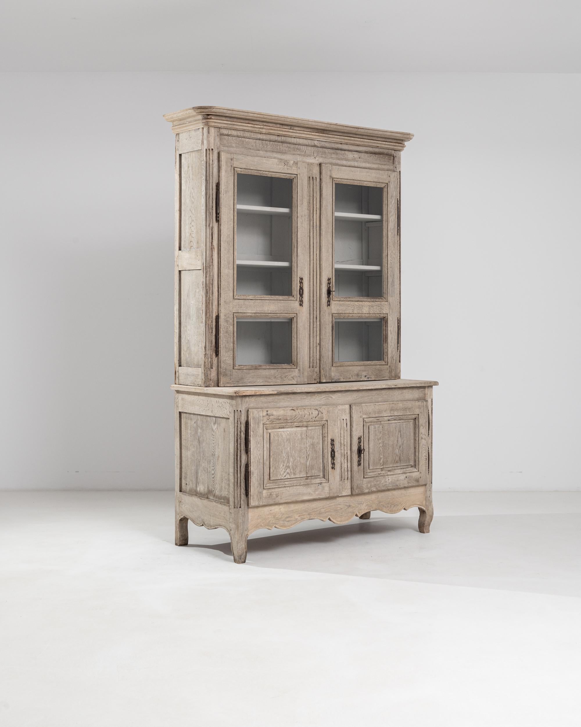 19th Century French Oak Vitrine In Good Condition In High Point, NC
