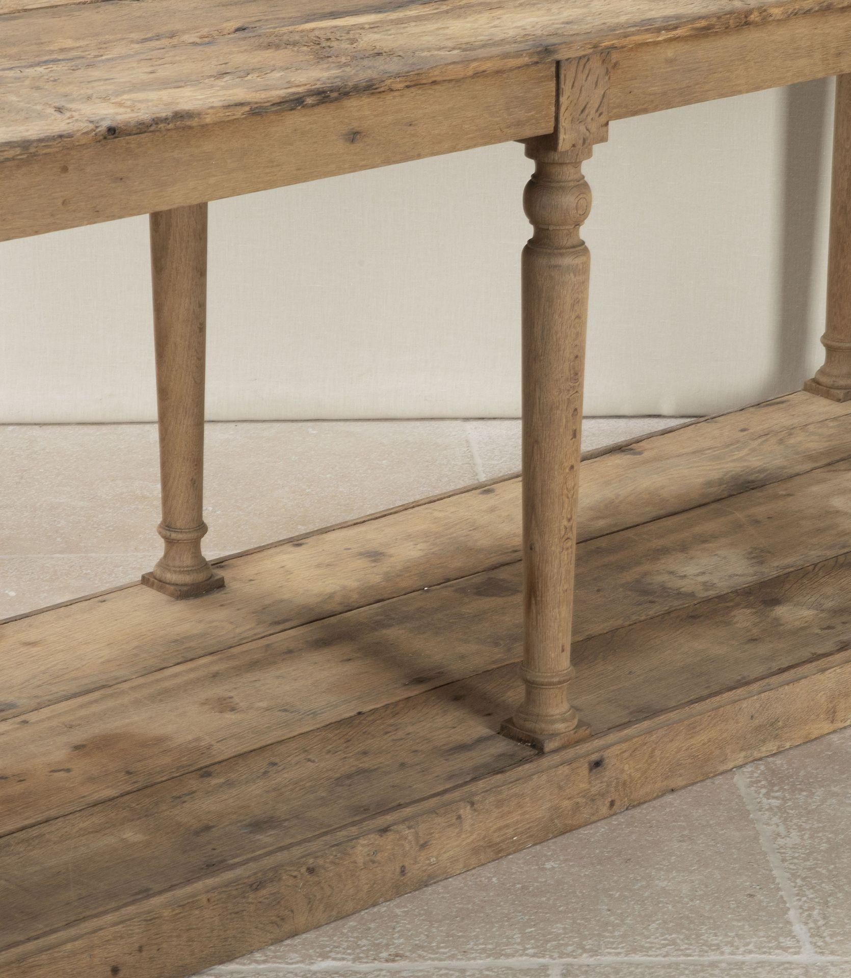Mesa de trabajo francesa de roble del siglo XIX en venta 4
