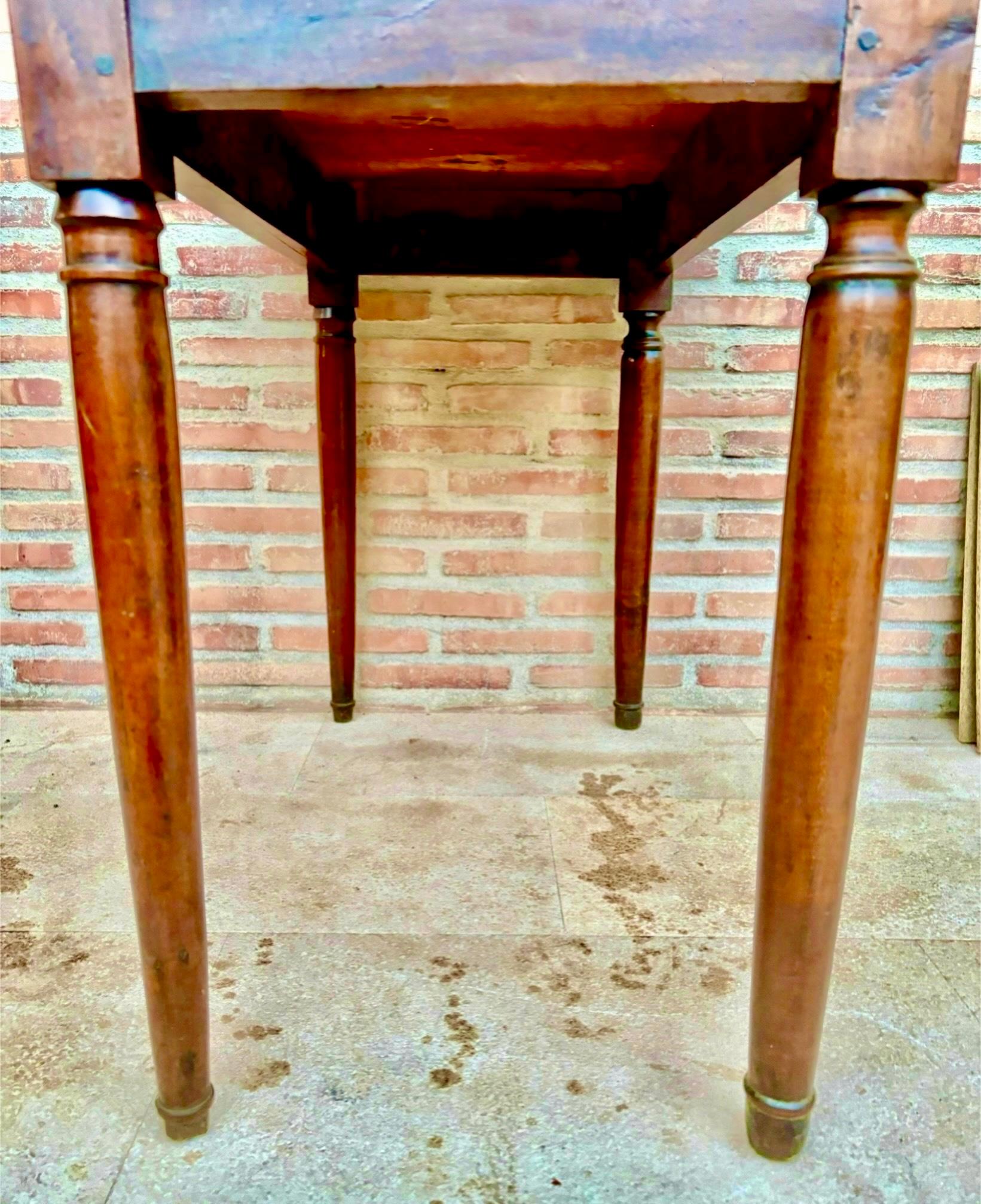 Table de travail française du 19ème siècle, années 1890 Bon état - En vente à Miami, FL