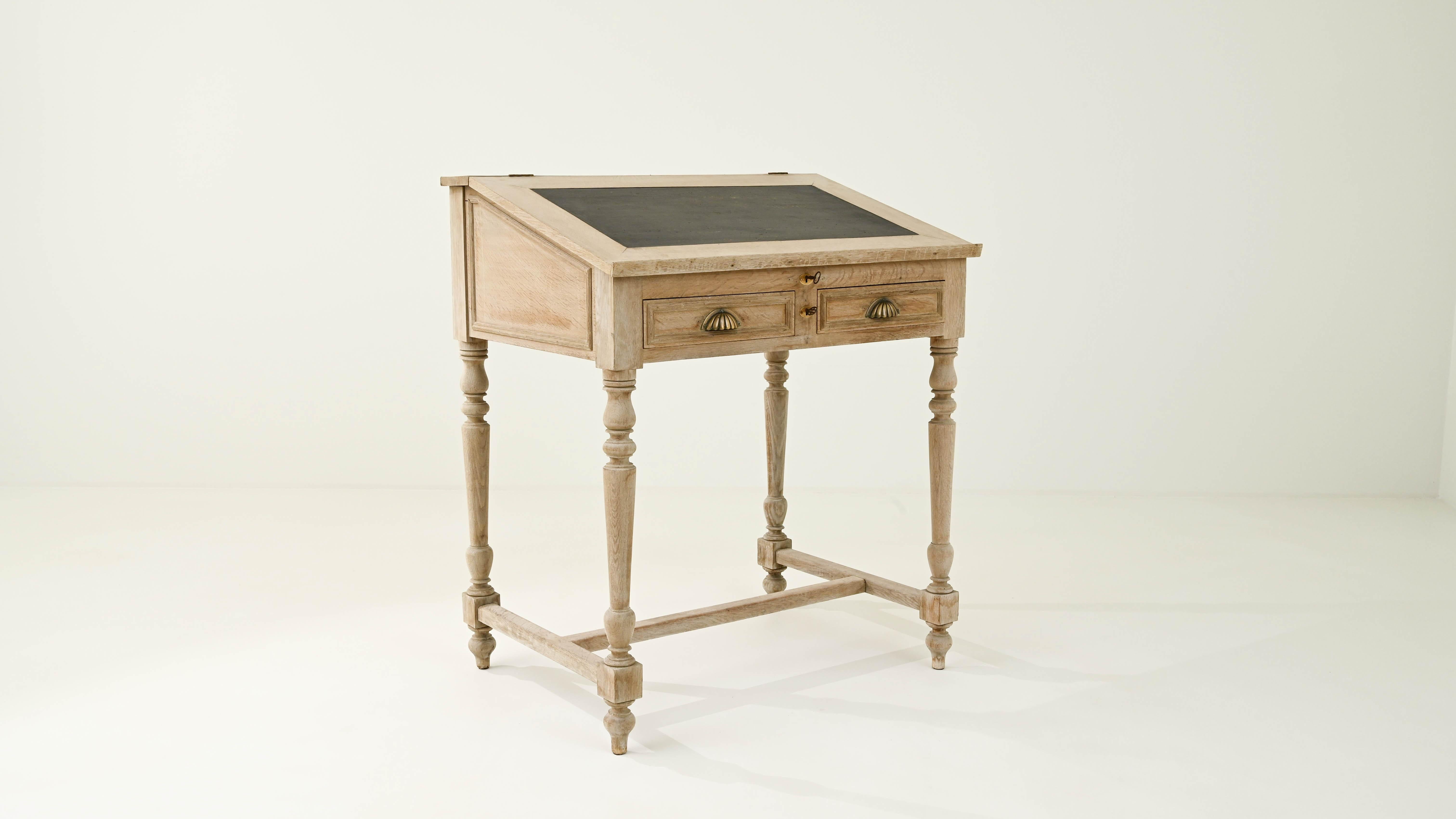 19th Century French Oak Writing Desk For Sale 3