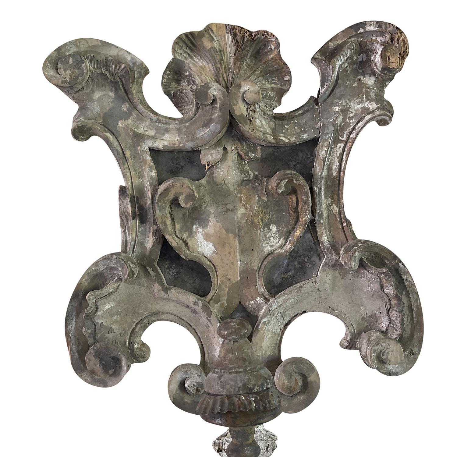 19th Century French Oakwood Candle Holder - Antique Single Candle Stick For Sale 3