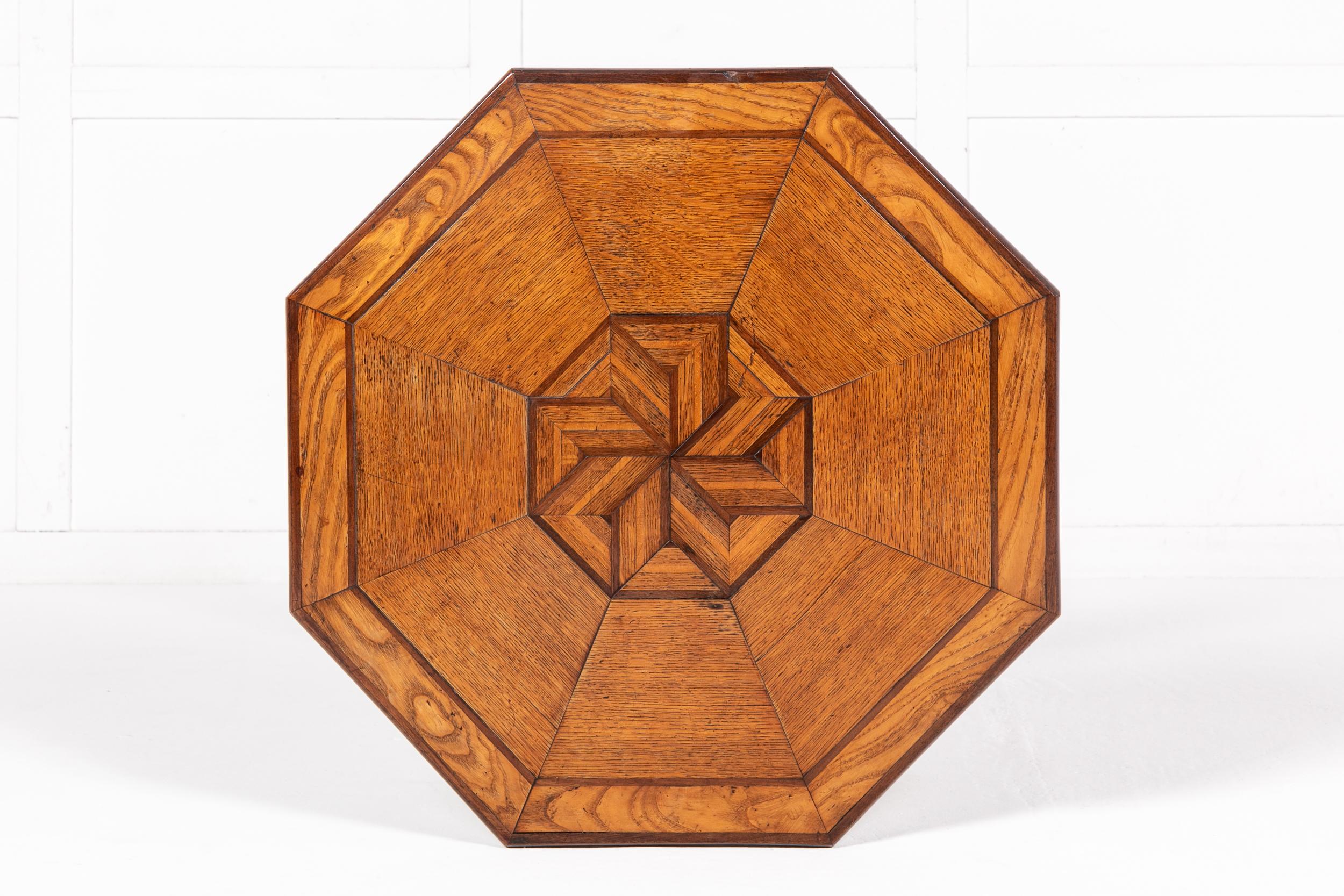 Chêne Table d'appoint française du 19e siècle en vente