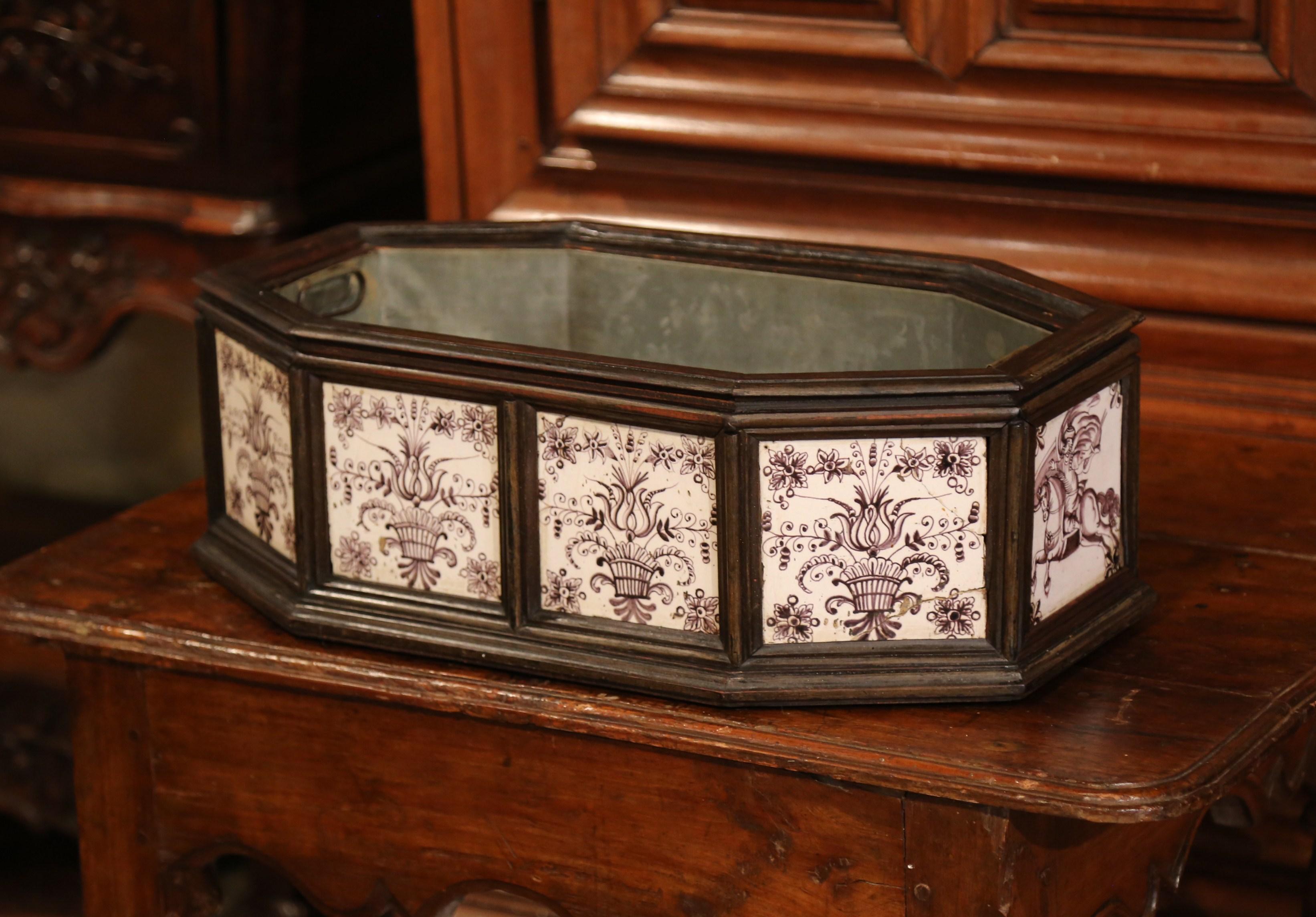 19th Century French Octagonal Carved Walnut and Painted Tile Jardinière In Excellent Condition In Dallas, TX