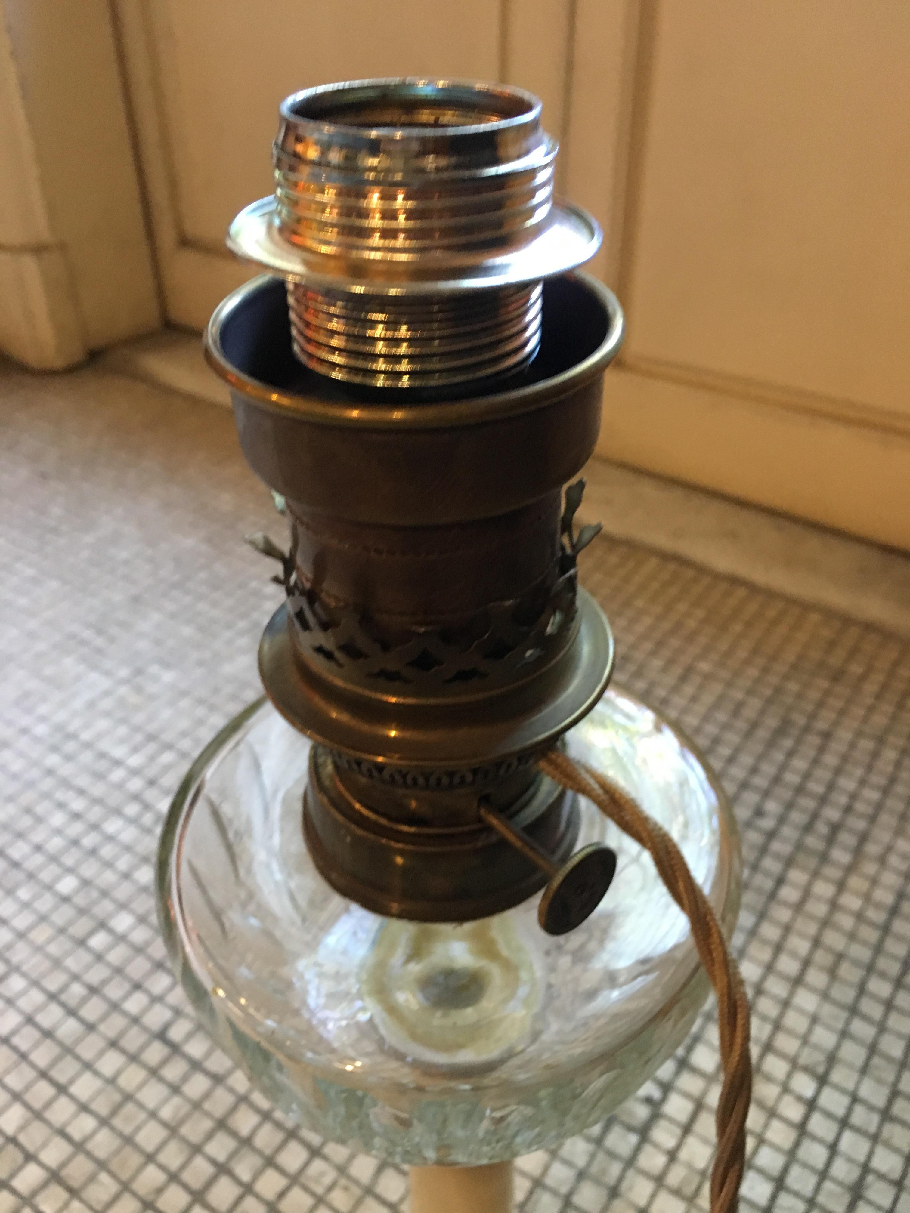 19th Century French Oil Lamp with Glass and Marble Converted into Electric Lamp (Viktorianisch) im Angebot