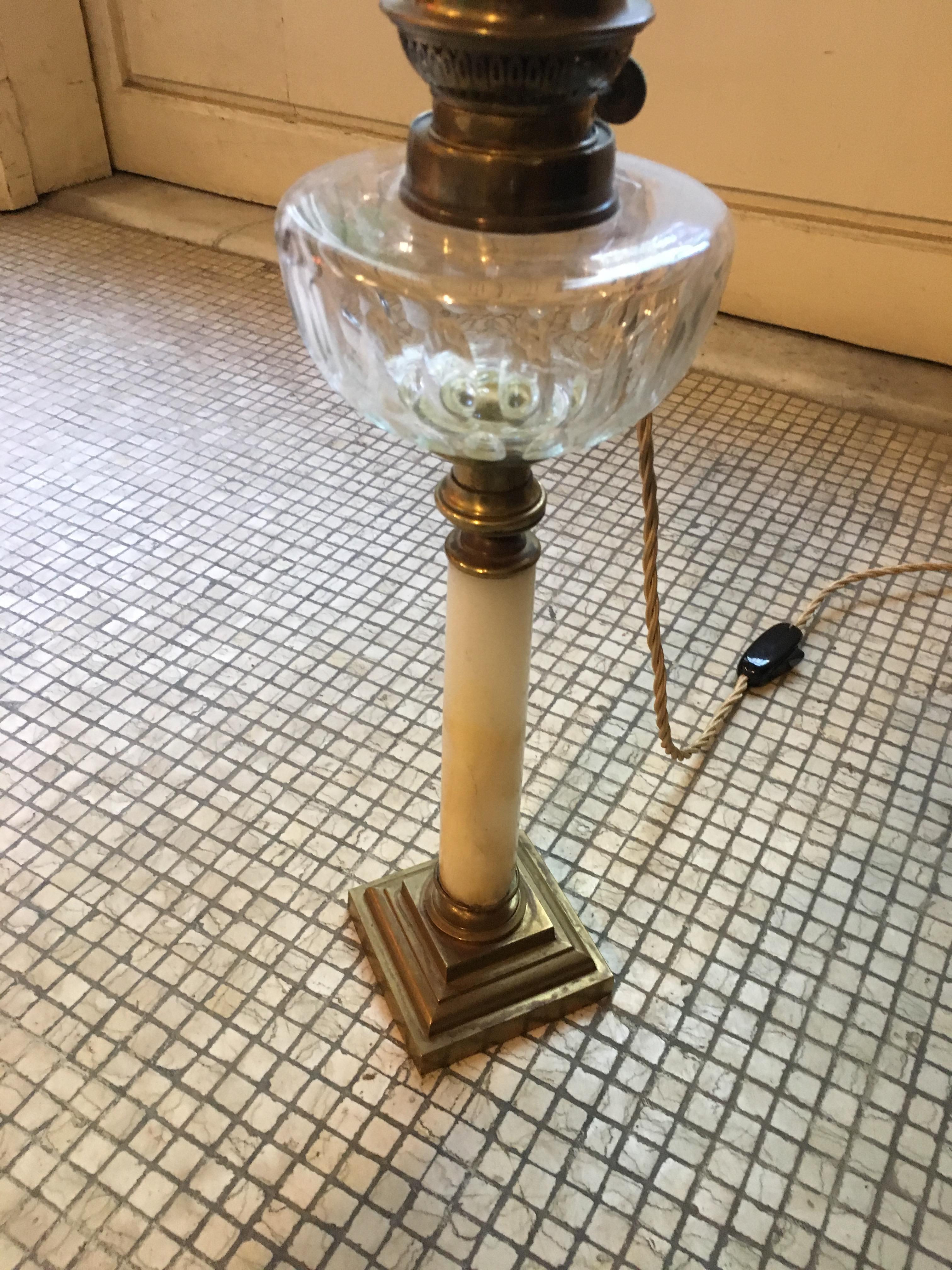 19th Century French Oil Lamp with Glass and Marble Converted into Electric Lamp (Französisch) im Angebot